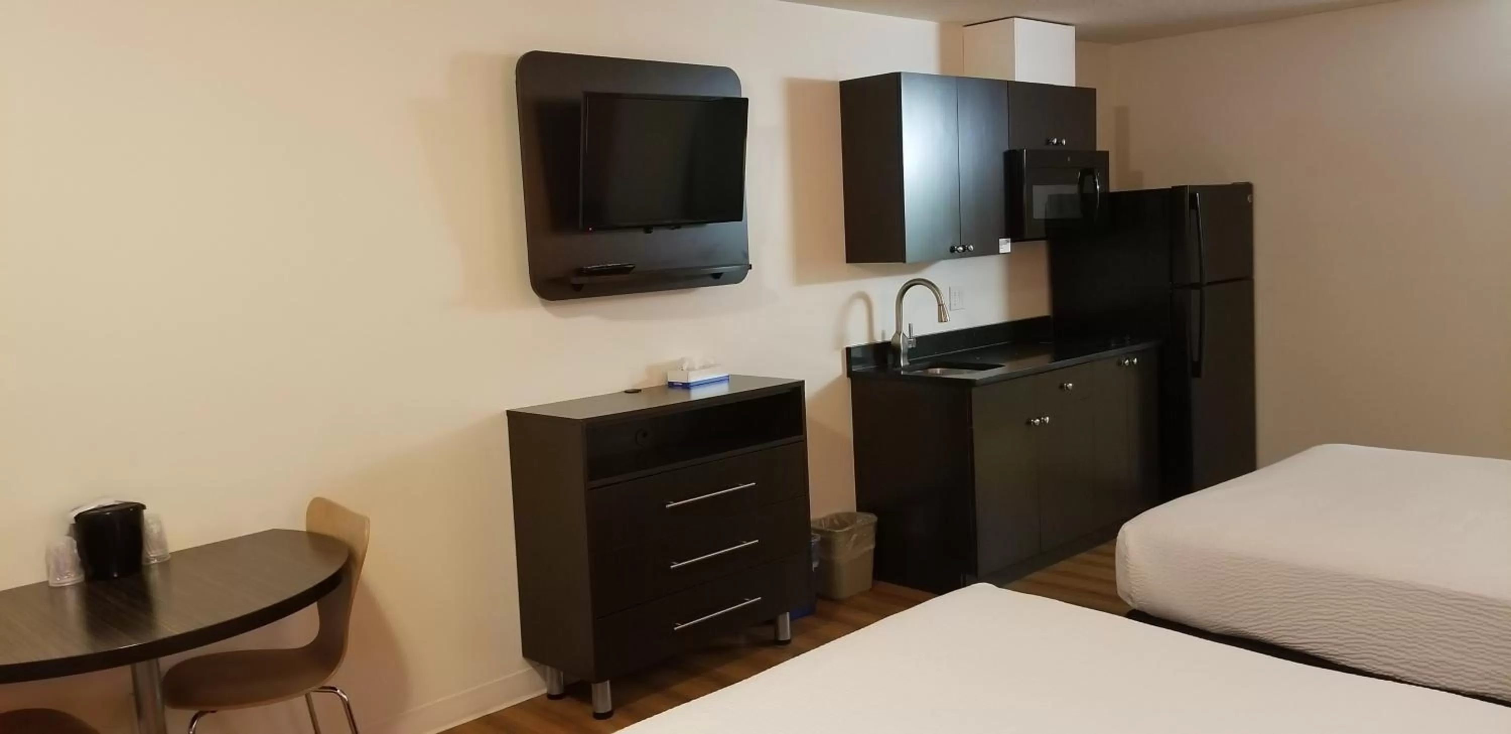 Bed in Joys Inn Innisfail, AB