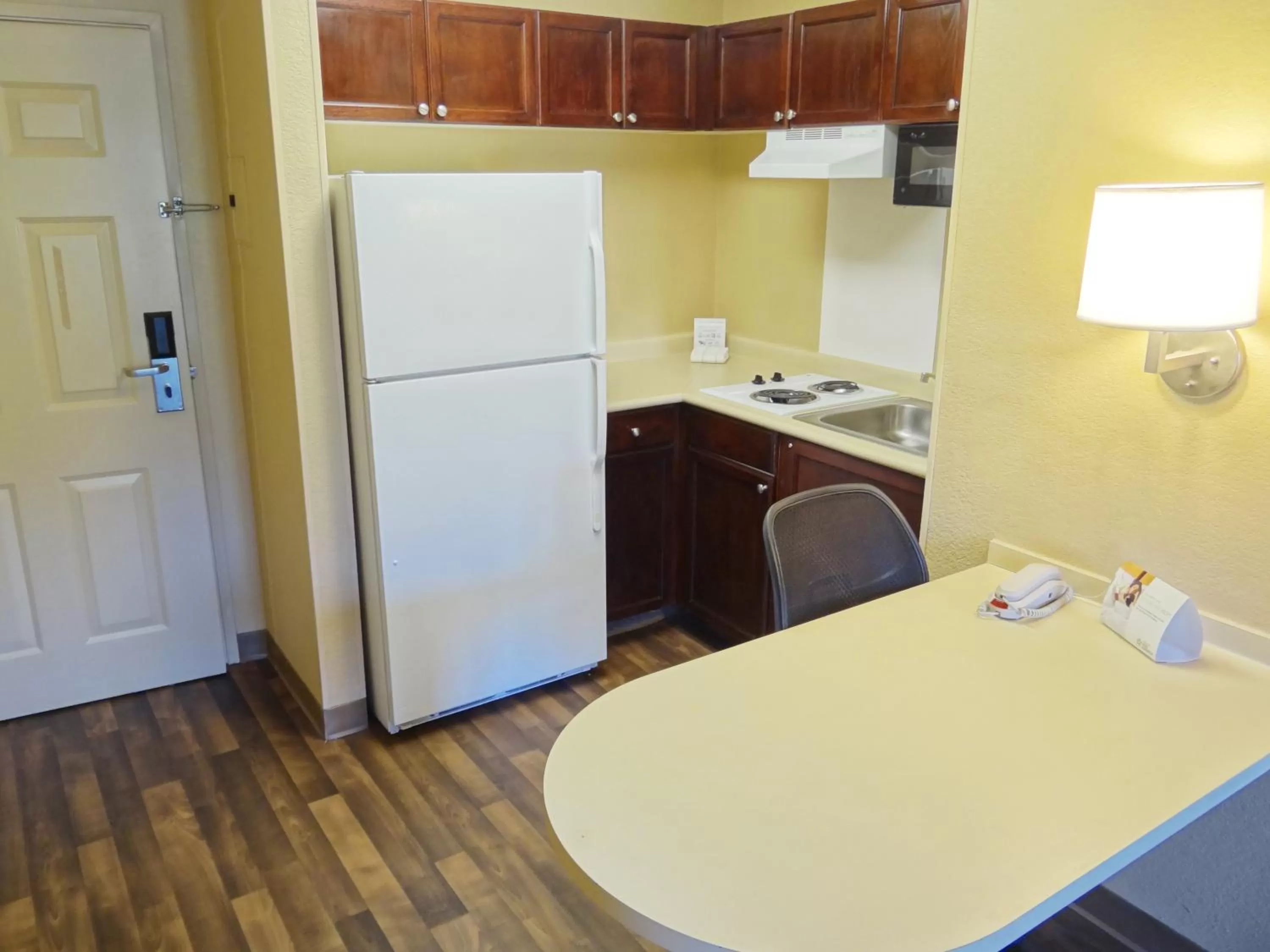 Kitchen or kitchenette in Extended Stay America Suites - Columbia - Columbia Corporate Park