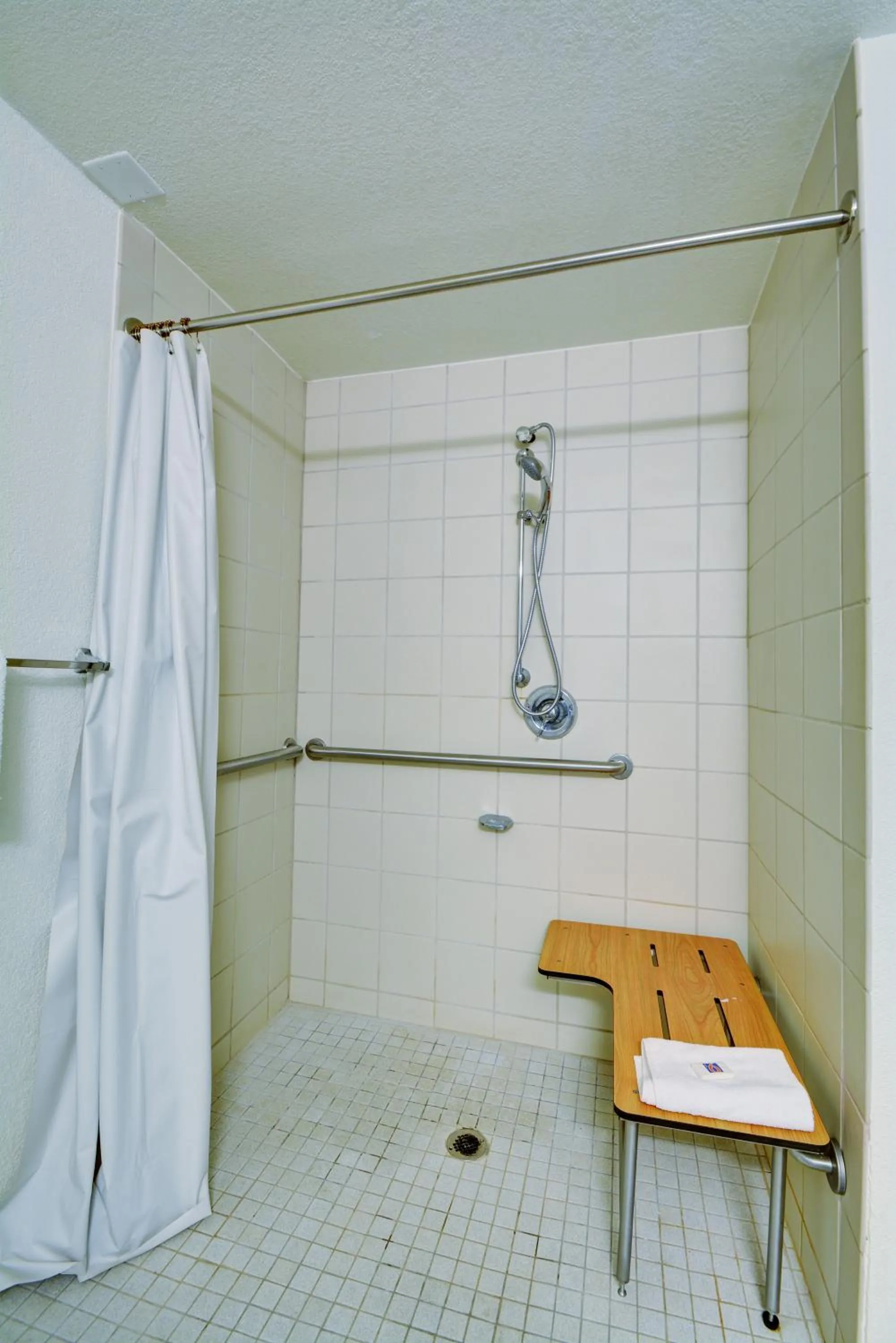 Shower in Motel 6-Warwick, RI - Providence Airport - I-95