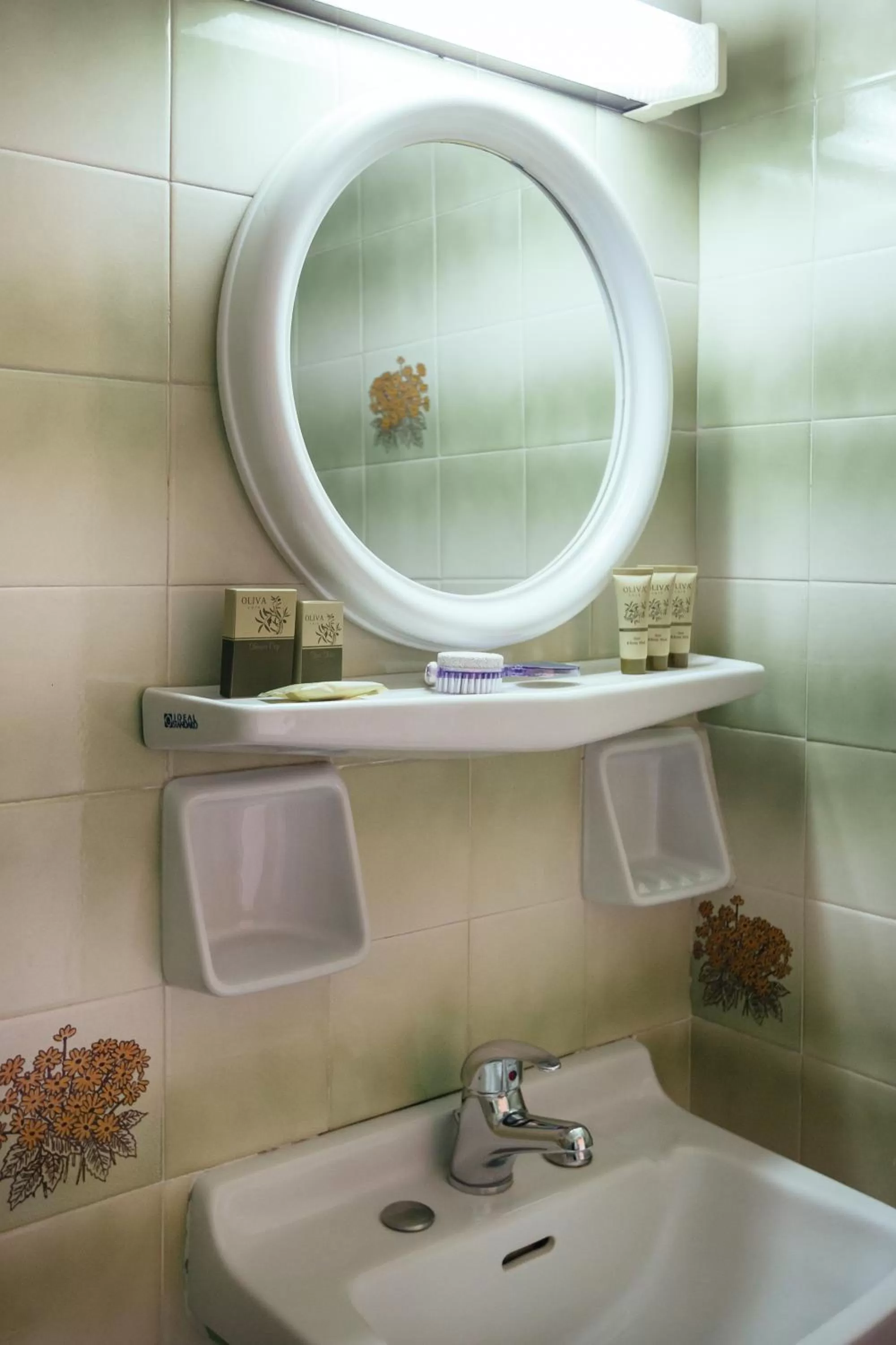 Shower in Ignatia Hotel