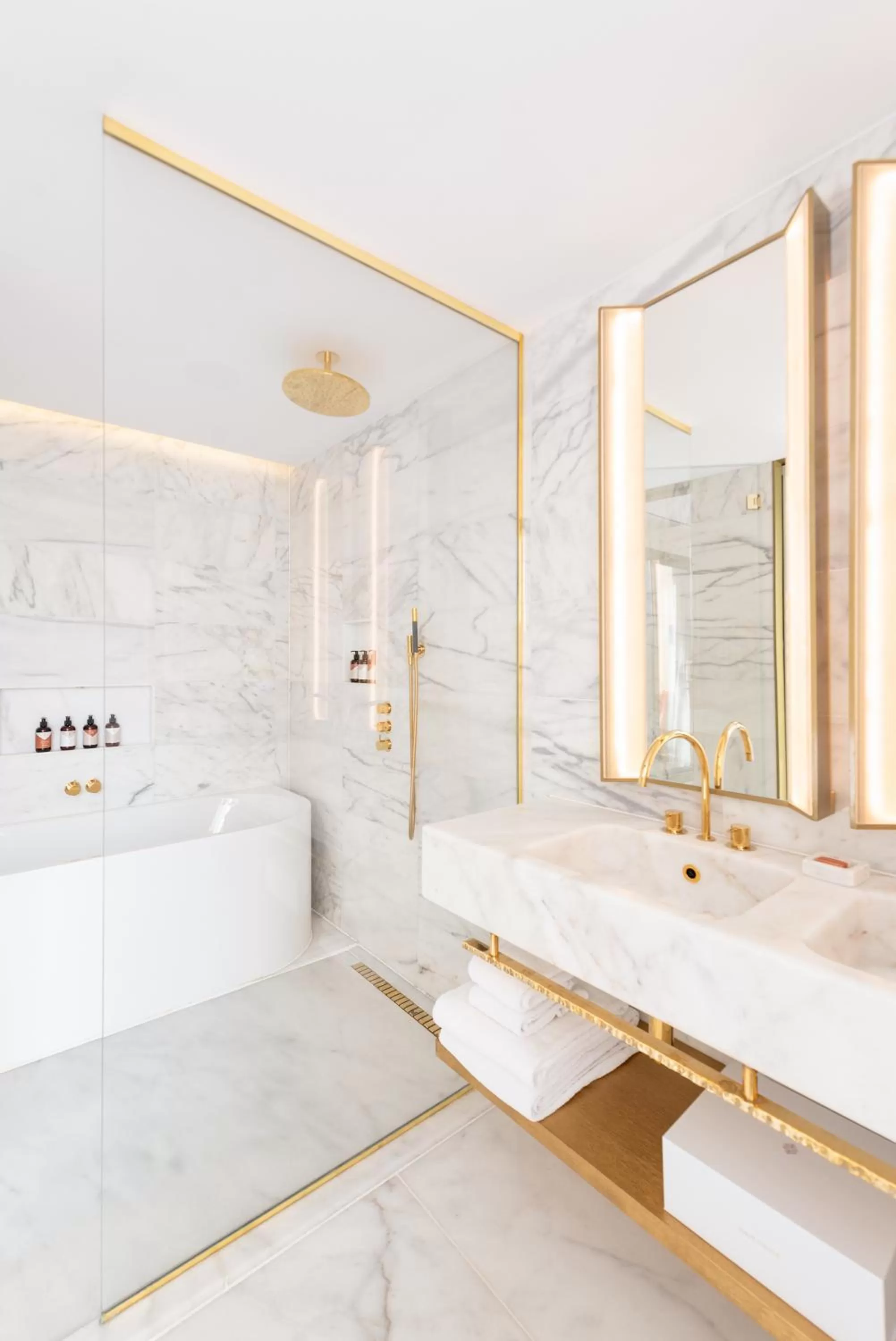 Bathroom in Almanac Barcelona