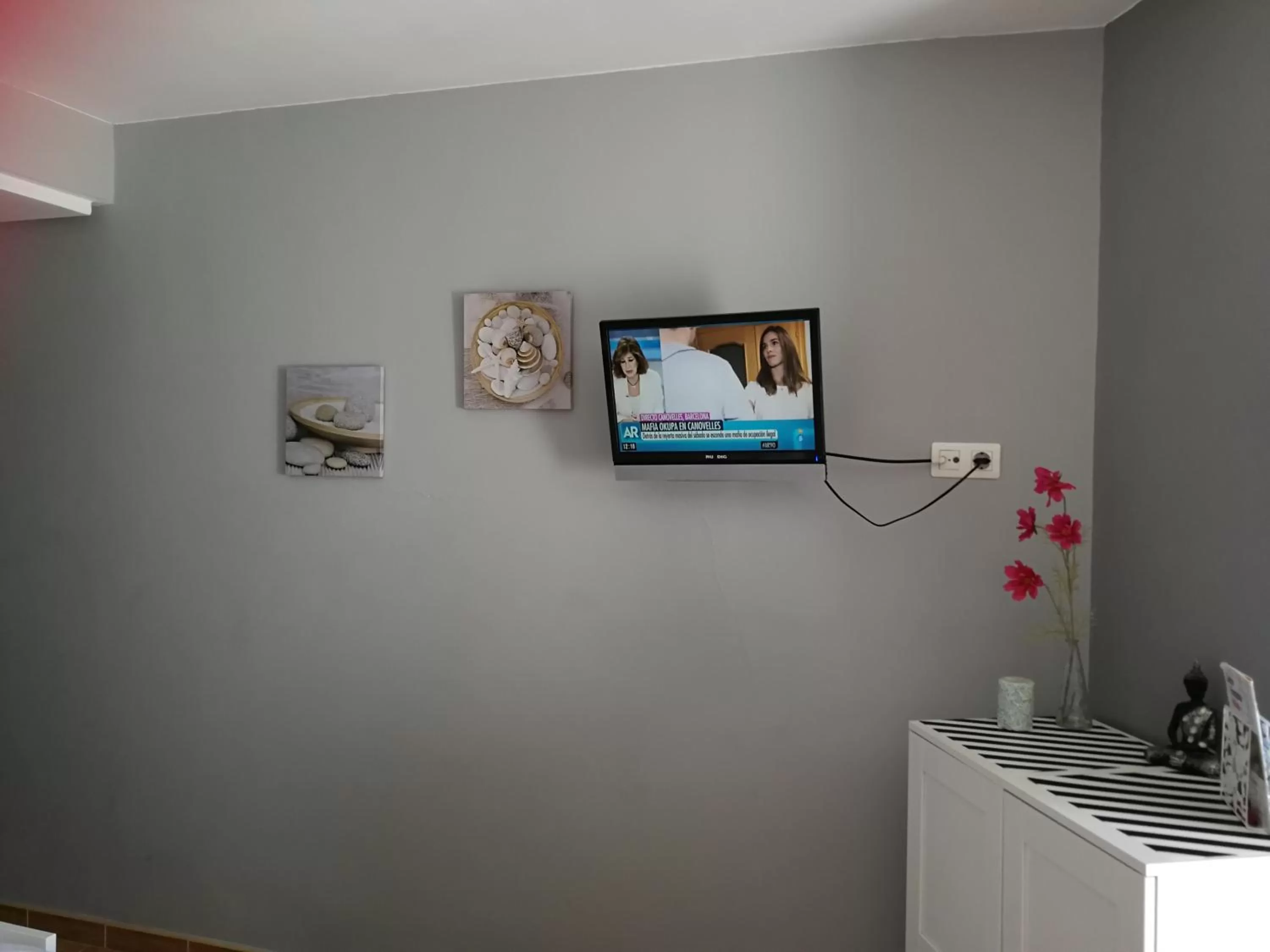 TV/Entertainment Center in Benalmadena ,apartamento-Estudio primera Línea de Playa
