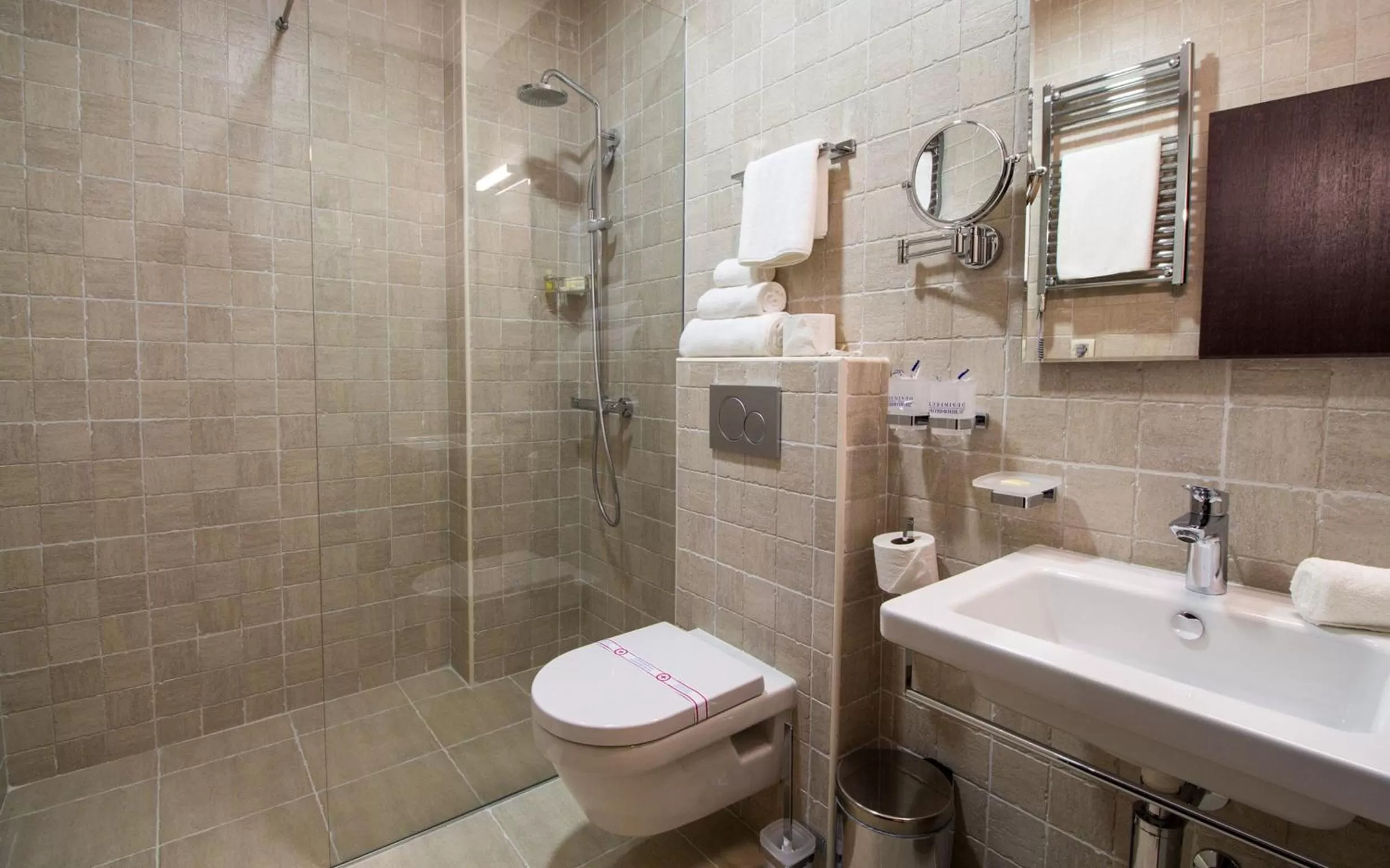 Bathroom in Hotel Helada