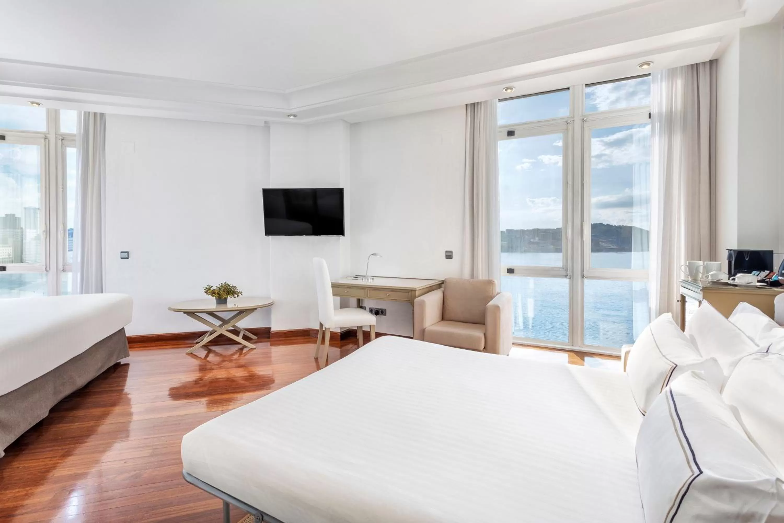 Premium Room with Sea View in Melia Maria Pita