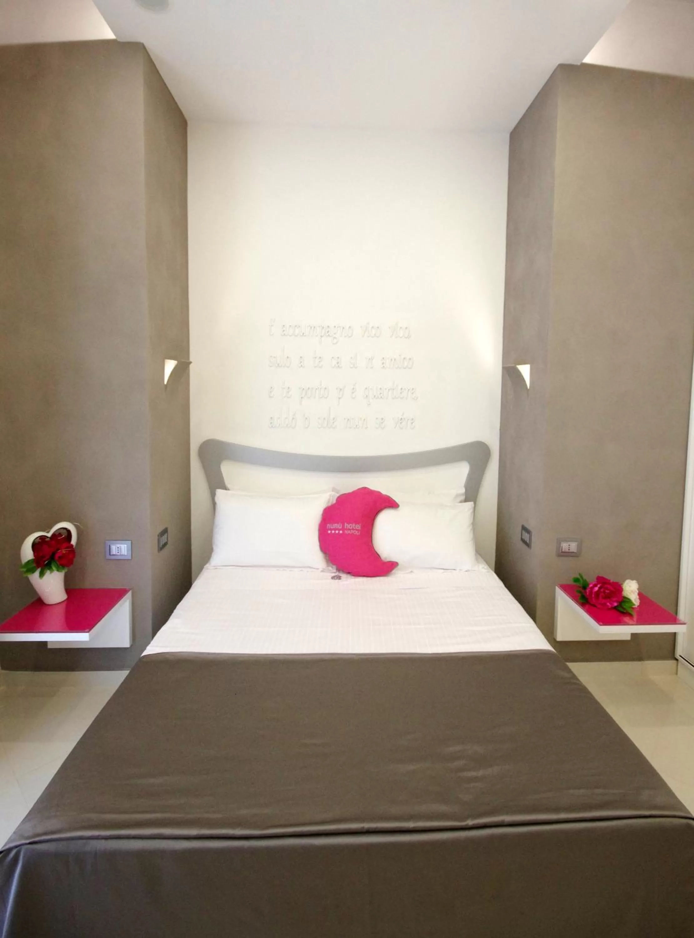 Photo of the whole room, Bed in Hotel Nunù