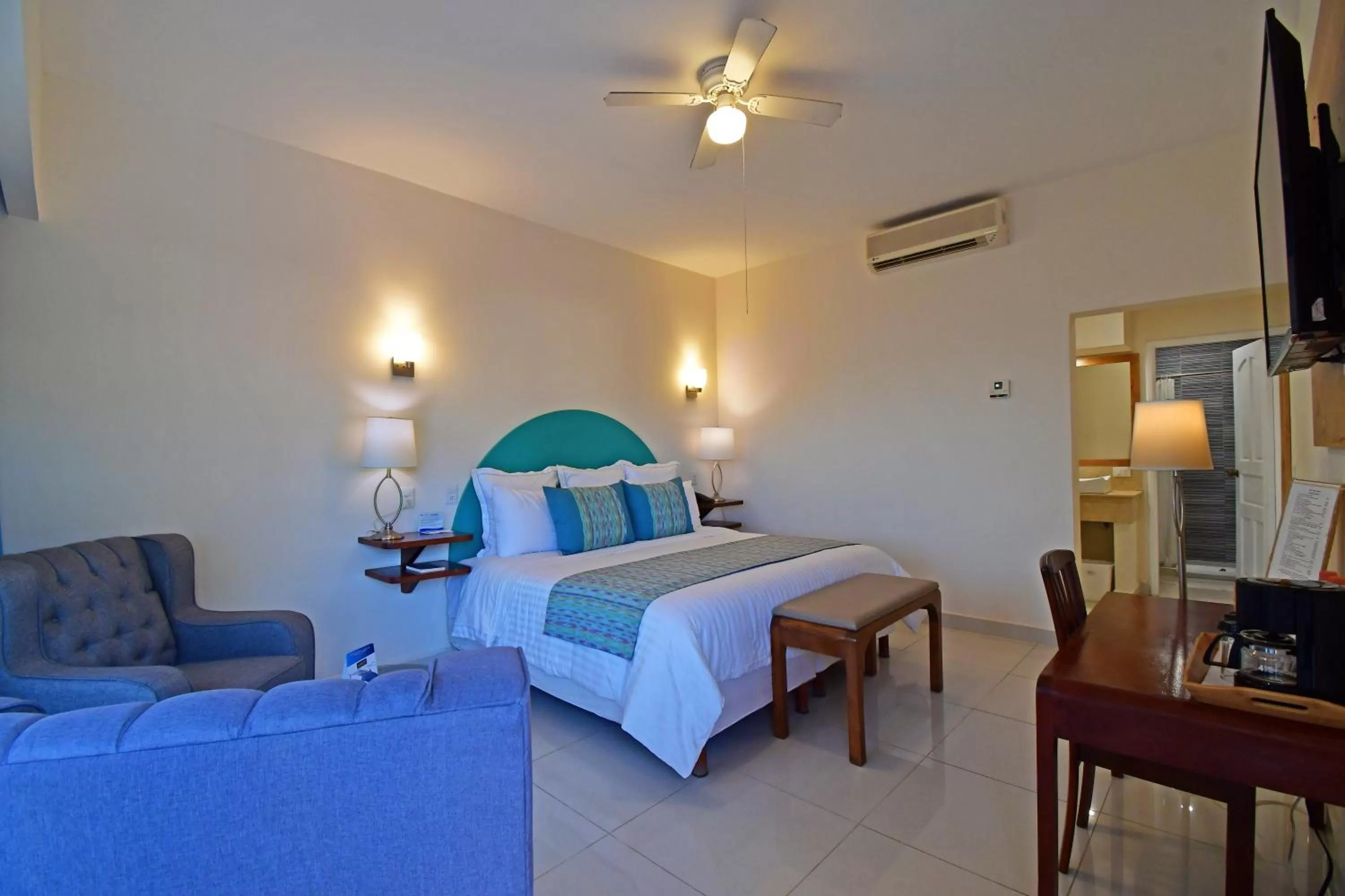 Bed in The Westmarine Waterfront Hotel