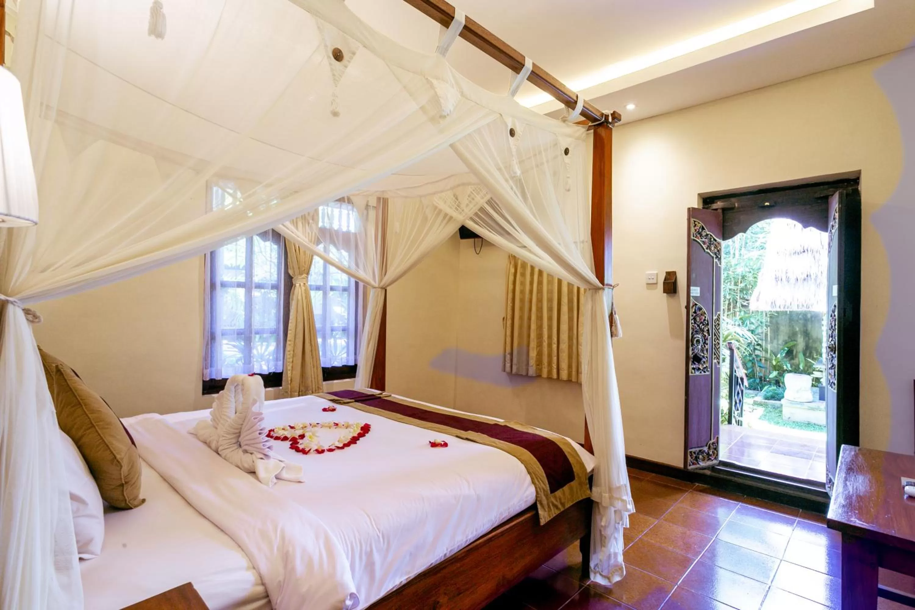 Photo of the whole room, Bed in Lumbung Sari Ubud Hotel - CHSE Certified