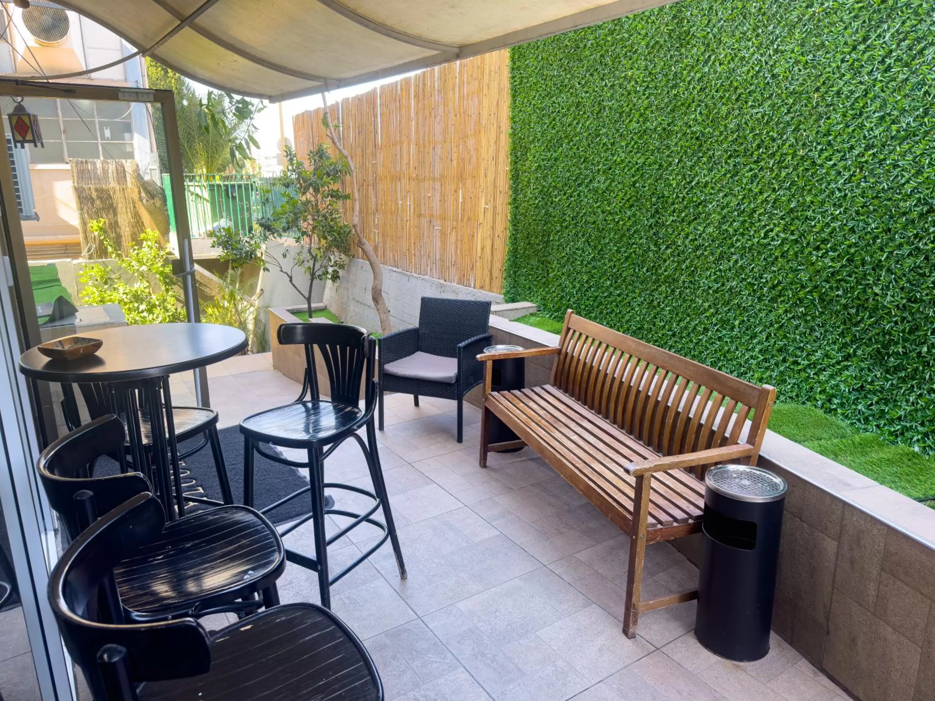 Property building in Central Laguardia Hotel