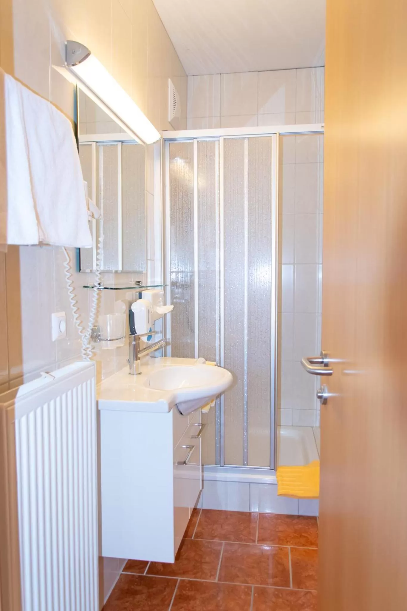 Shower in Strandhotel Burgstaller