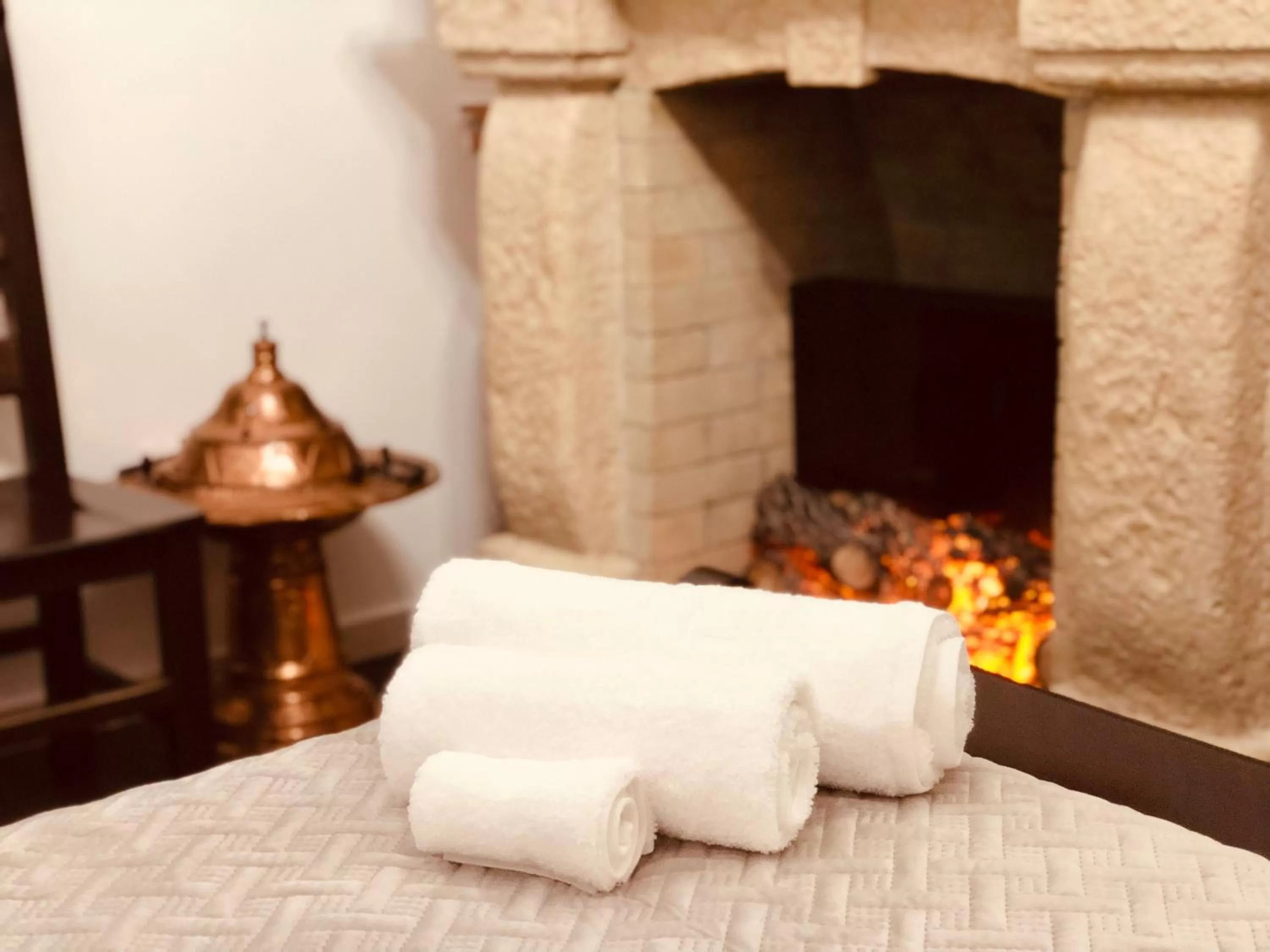 Bed in White House Berat