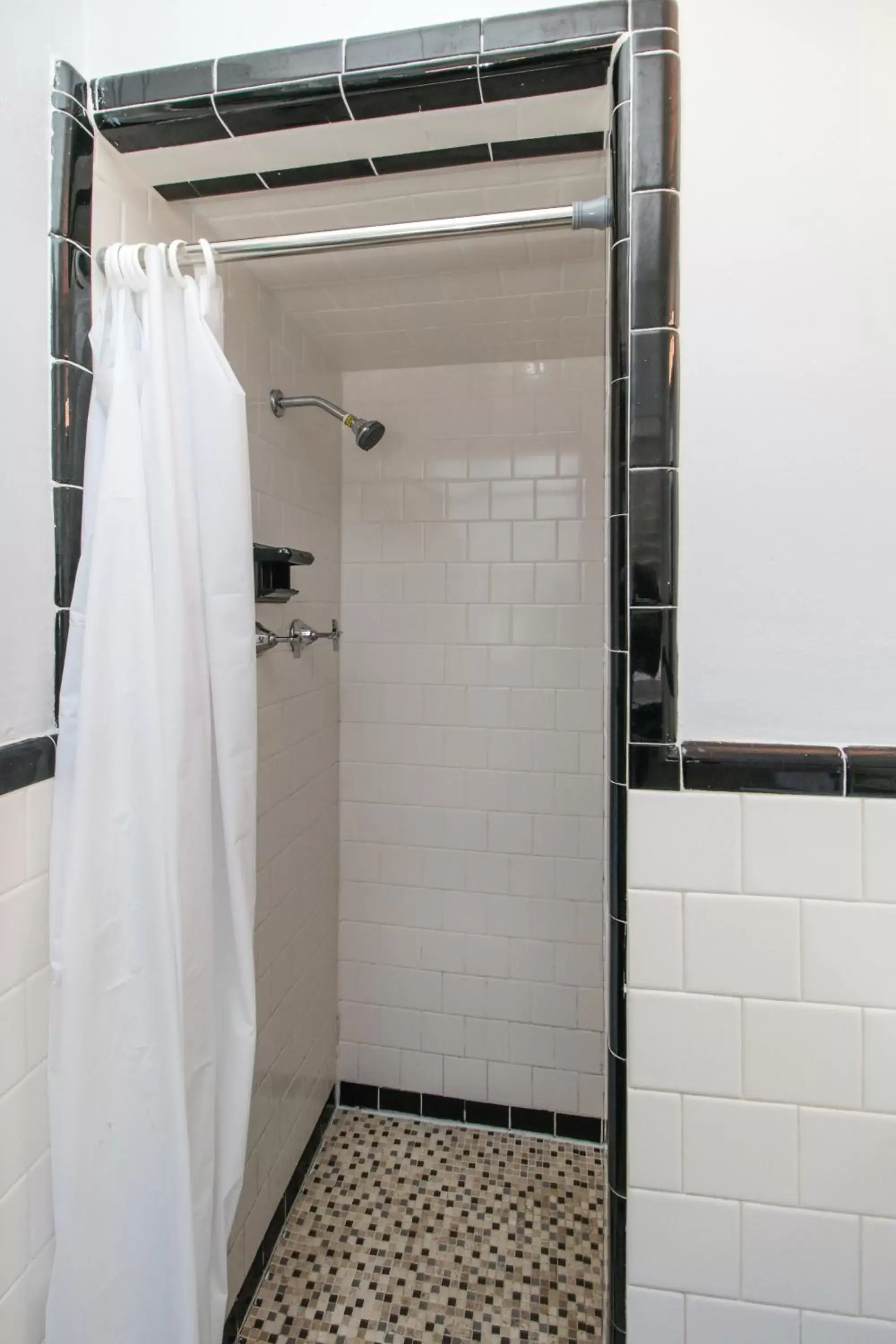 Studio Queen Deluxe in The Dolphin Hollywood Studio Queen Deluxe in The Dolphin Hollywood