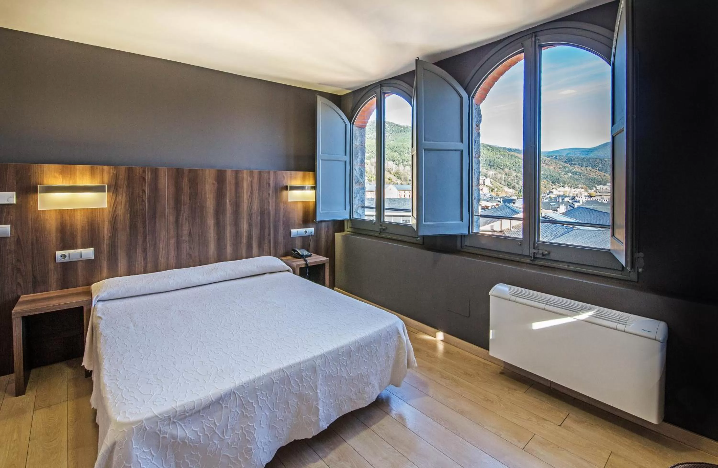 Bed in Hotel Avenida