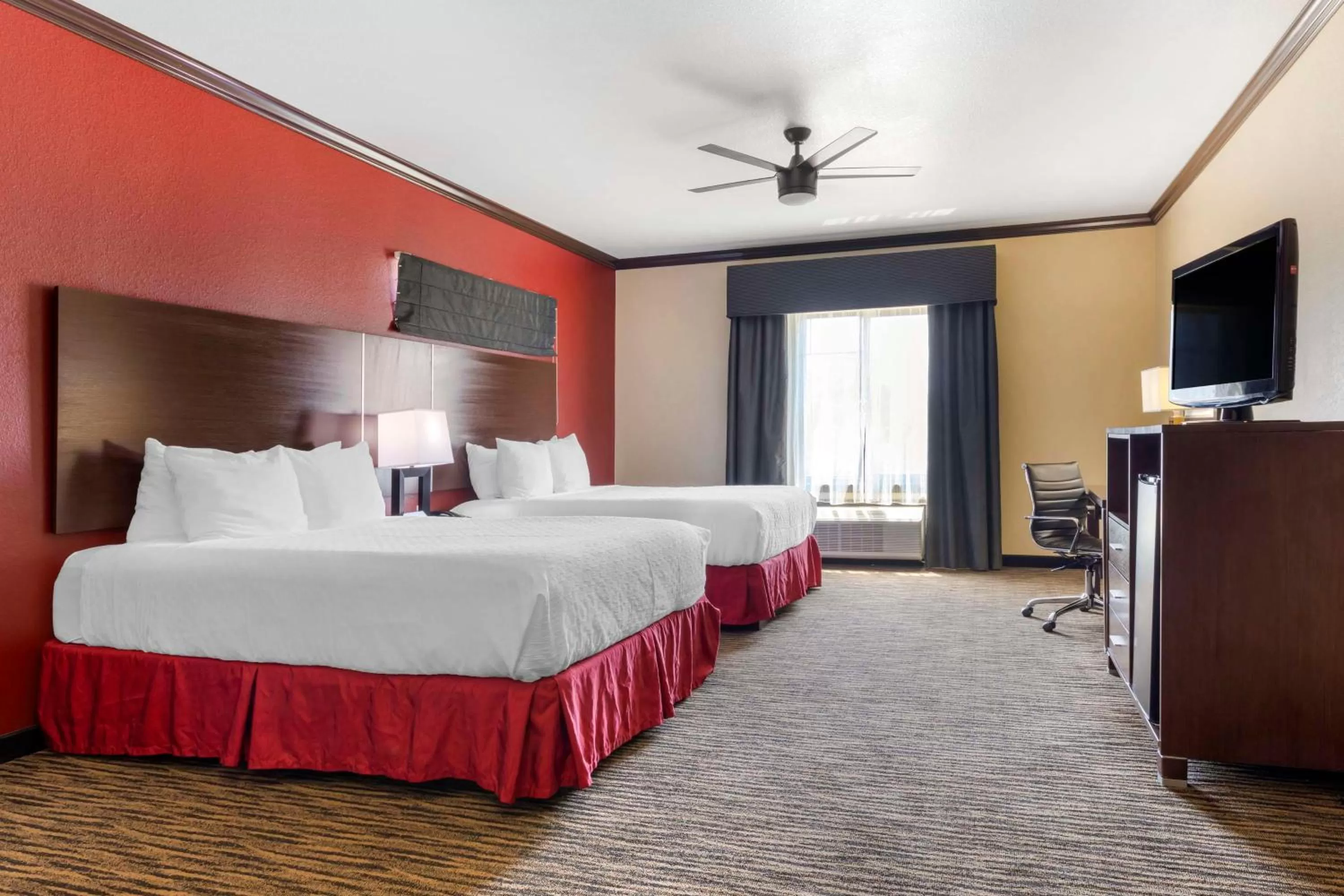 Queen Room with Two Queen Beds - Communication Assistance in Best Western Plus Classic Inn and Suites
