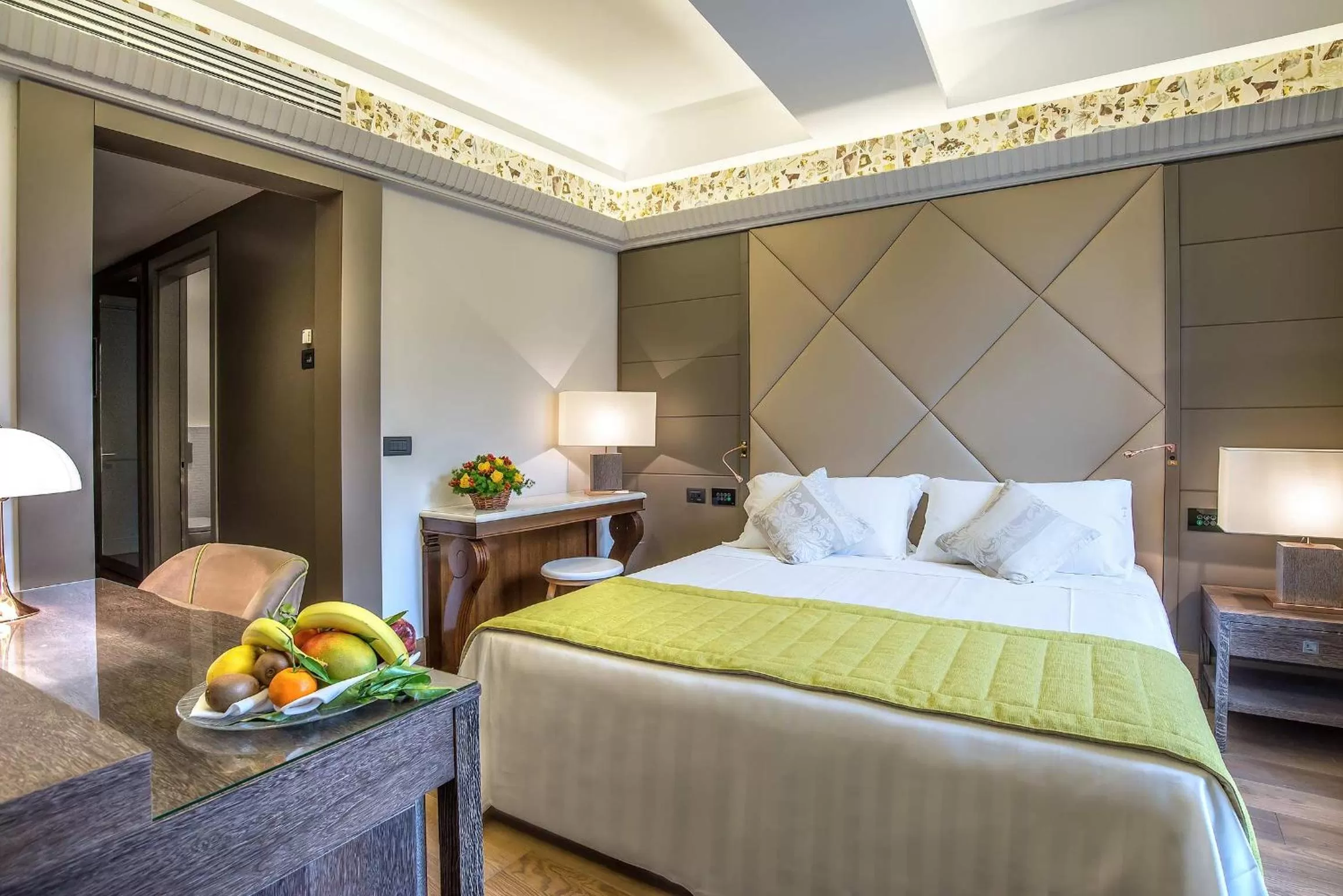 Photo of the whole room, Bed in Hotel Martis Palace