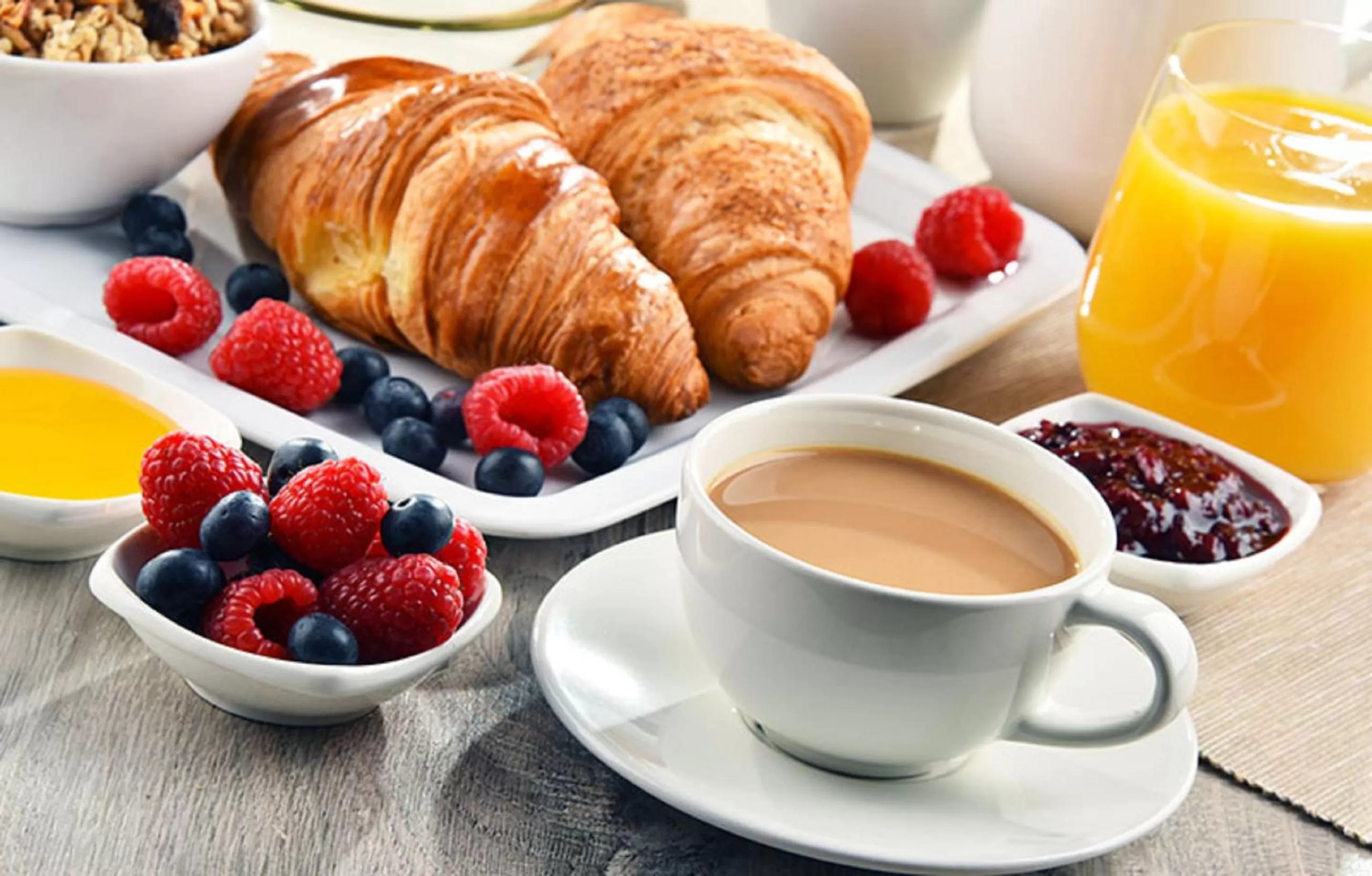 Buffet breakfast in Revere Hotel Boston Common