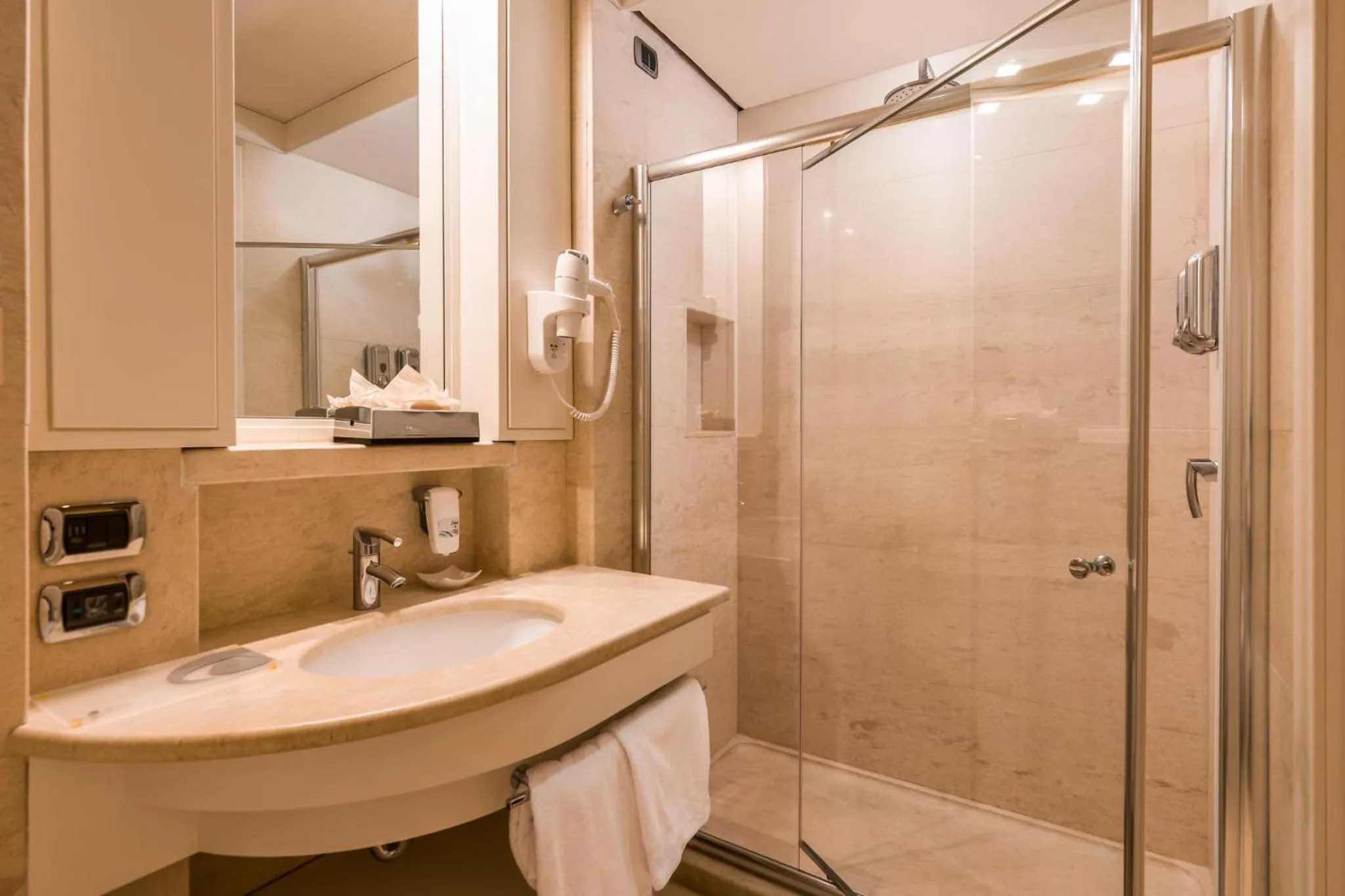 Toilet in Smy Carlos V Wellness & Spa Alghero