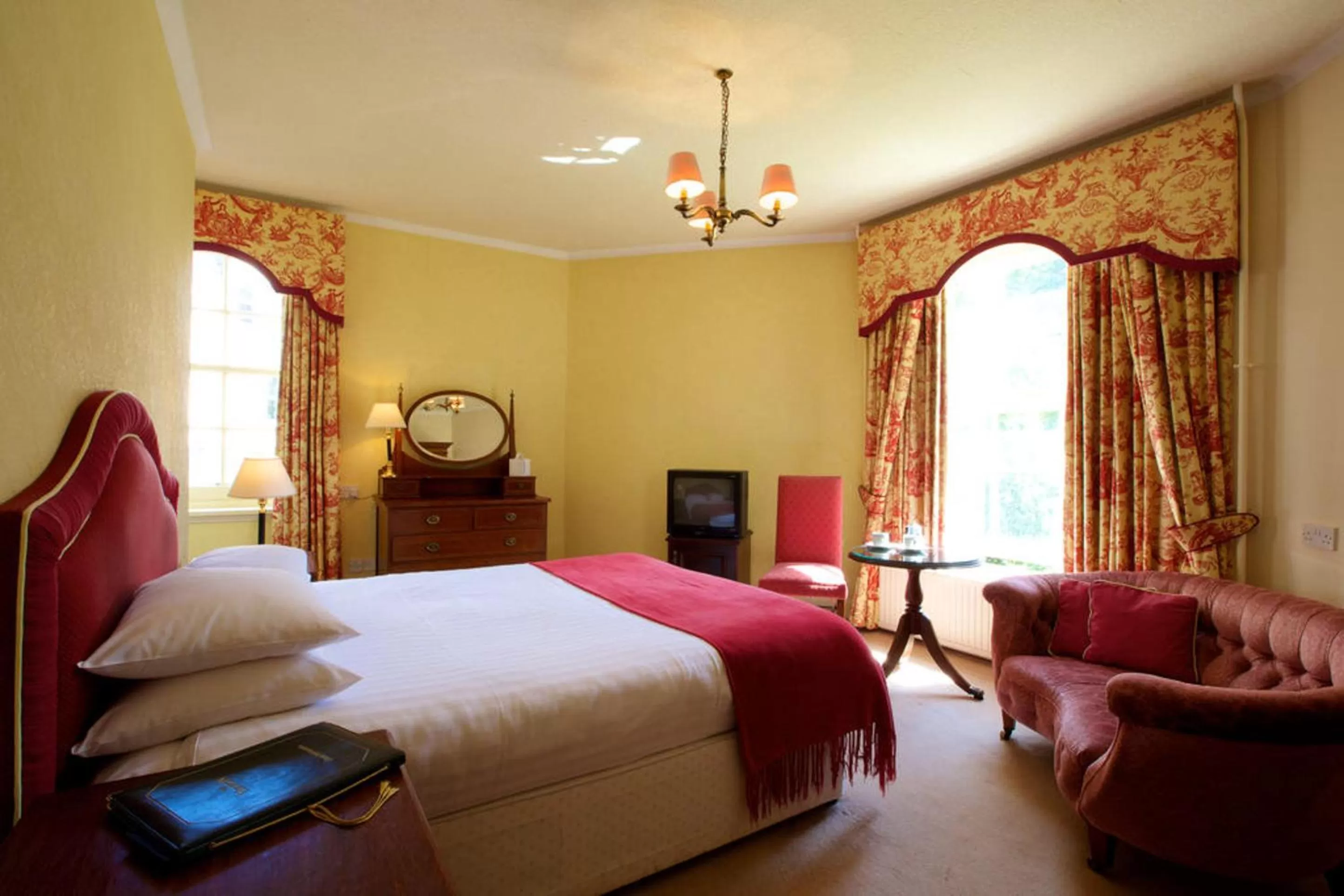 Photo of the whole room, Bed in Muthu Newton Hotel (Near Inverness Airport)