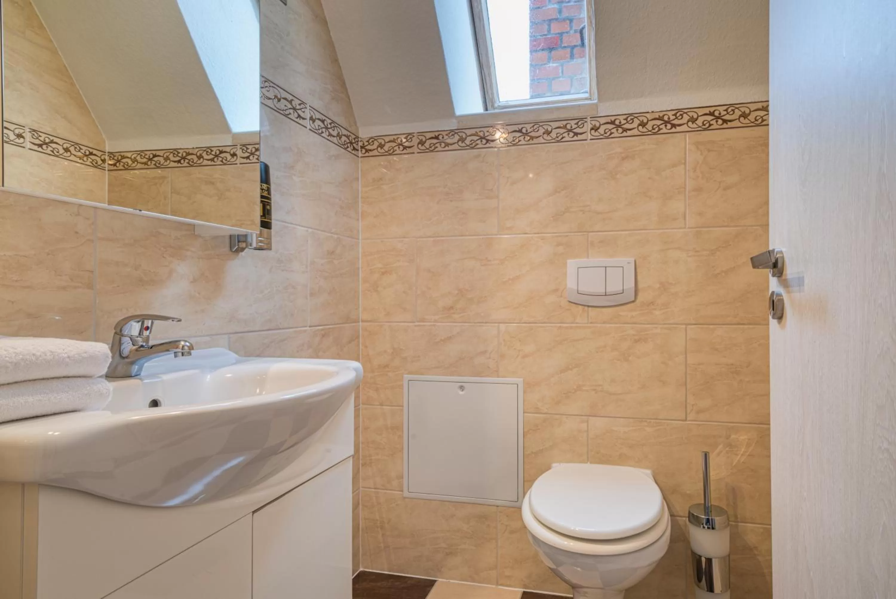 Toilet in Hotel Am Fischmarkt