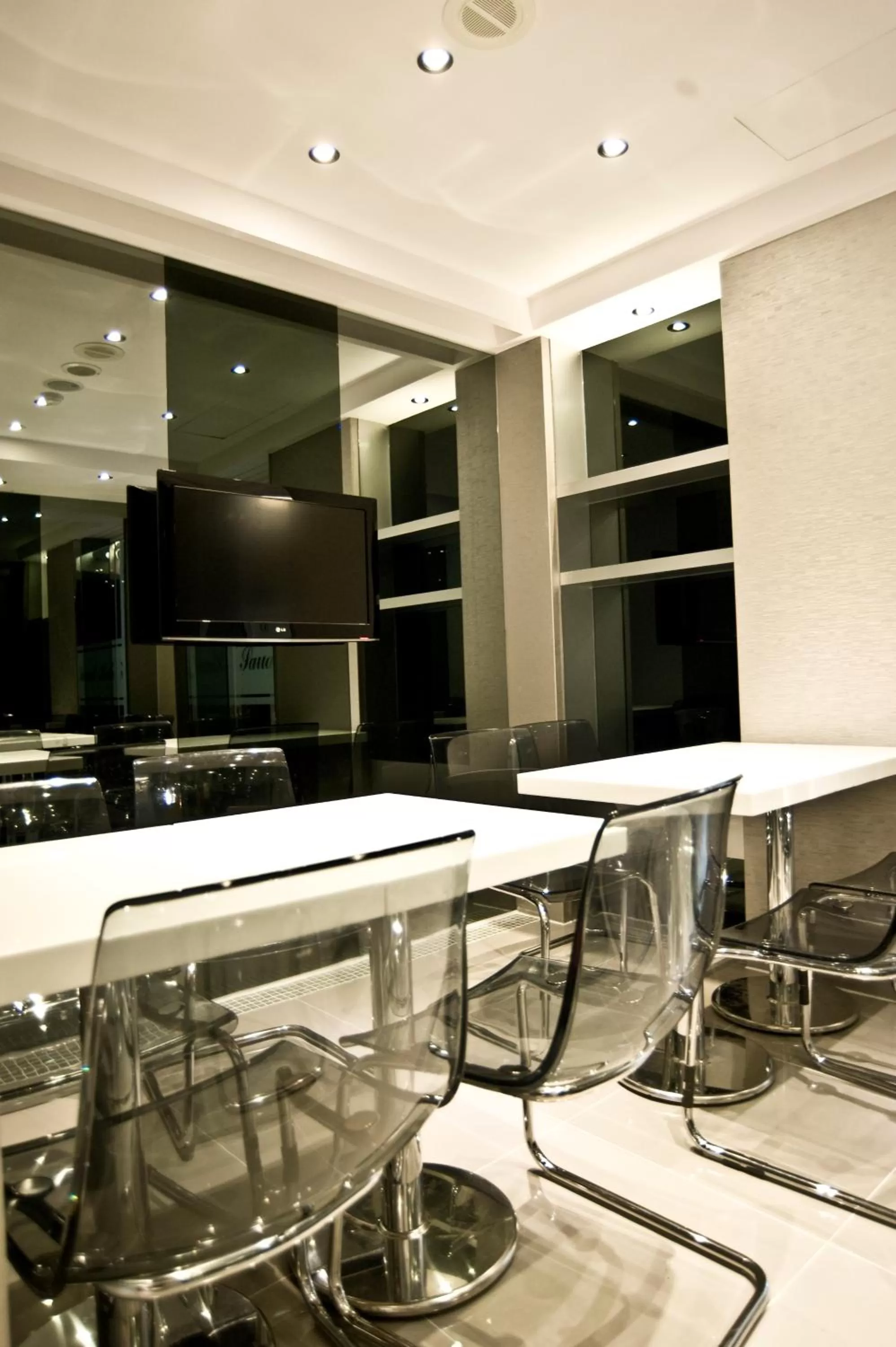 Restaurant/places to eat in Saual Keh Hotel