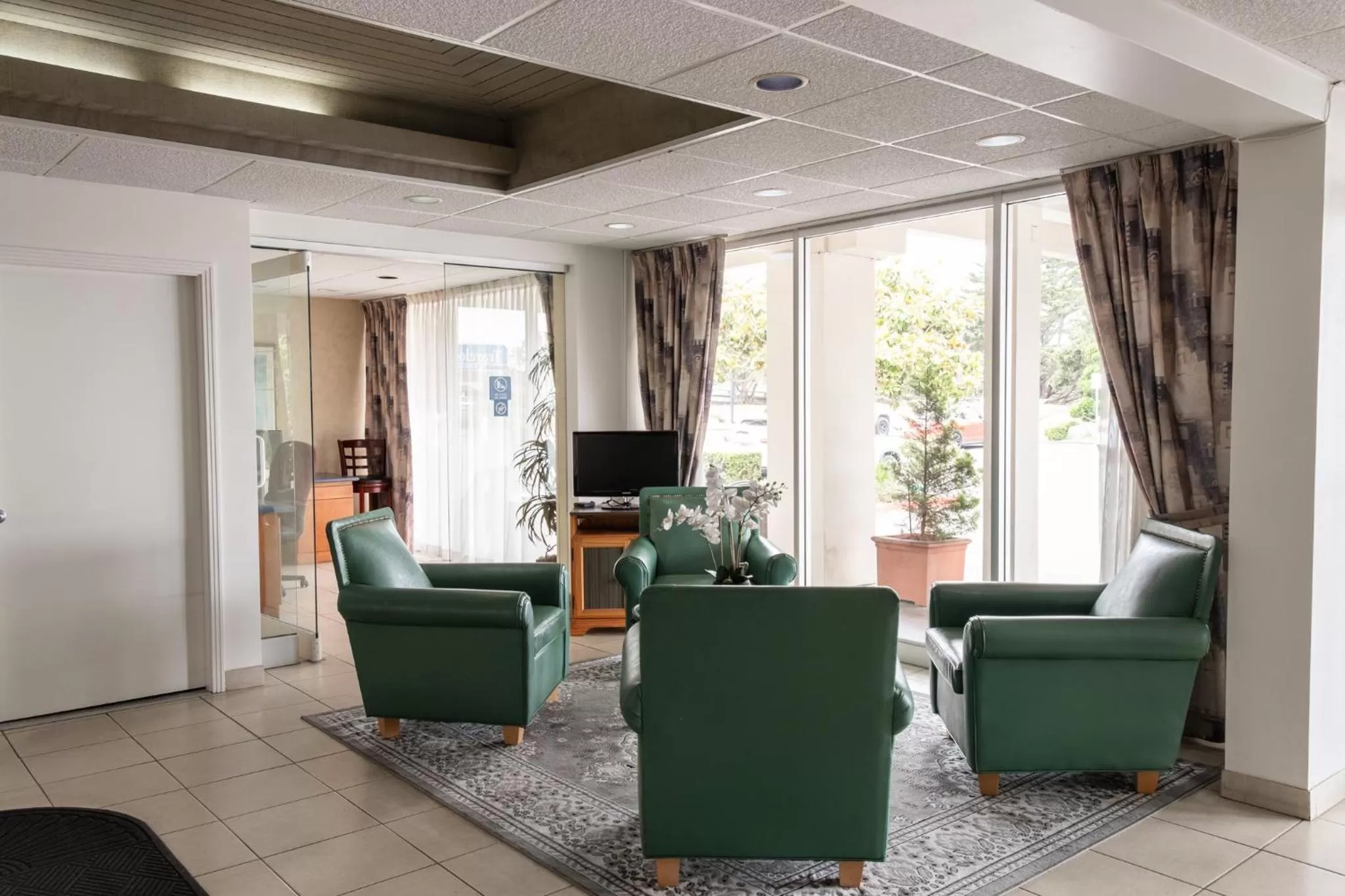 Seating area in Travelodge by Wyndham Monterey Bay