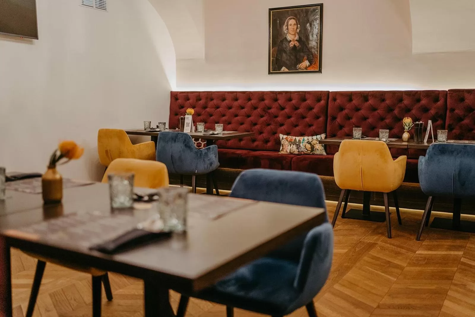 Restaurant/places to eat in Hotel Palais26