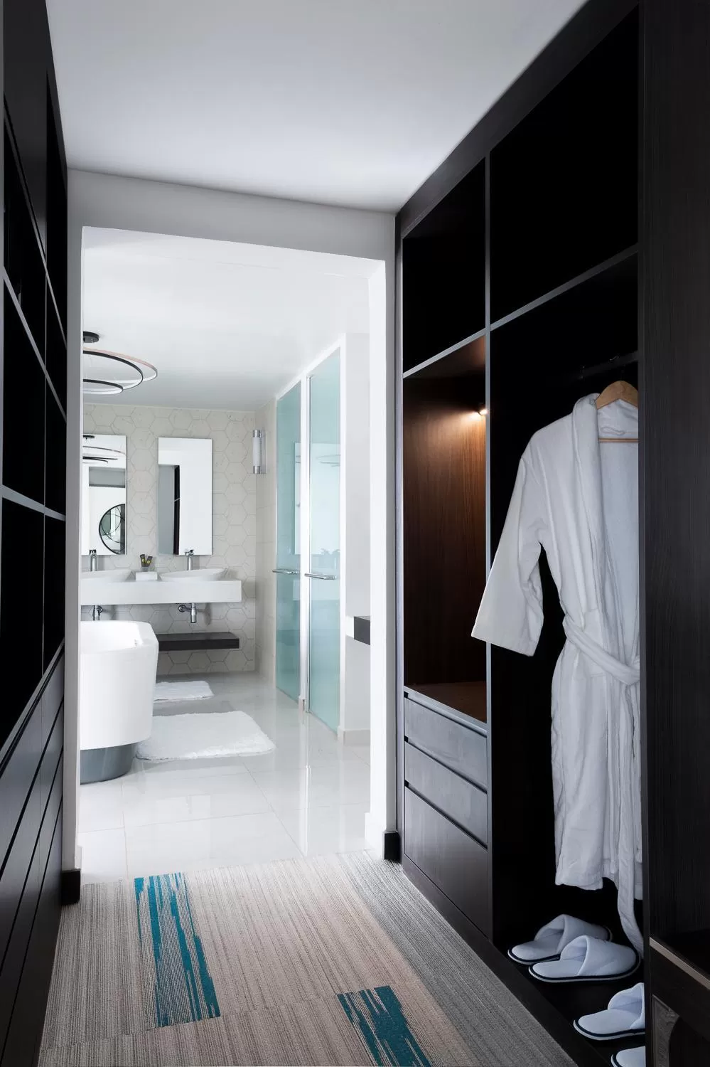 Toilet, Bed in Novotel Convention And Spa