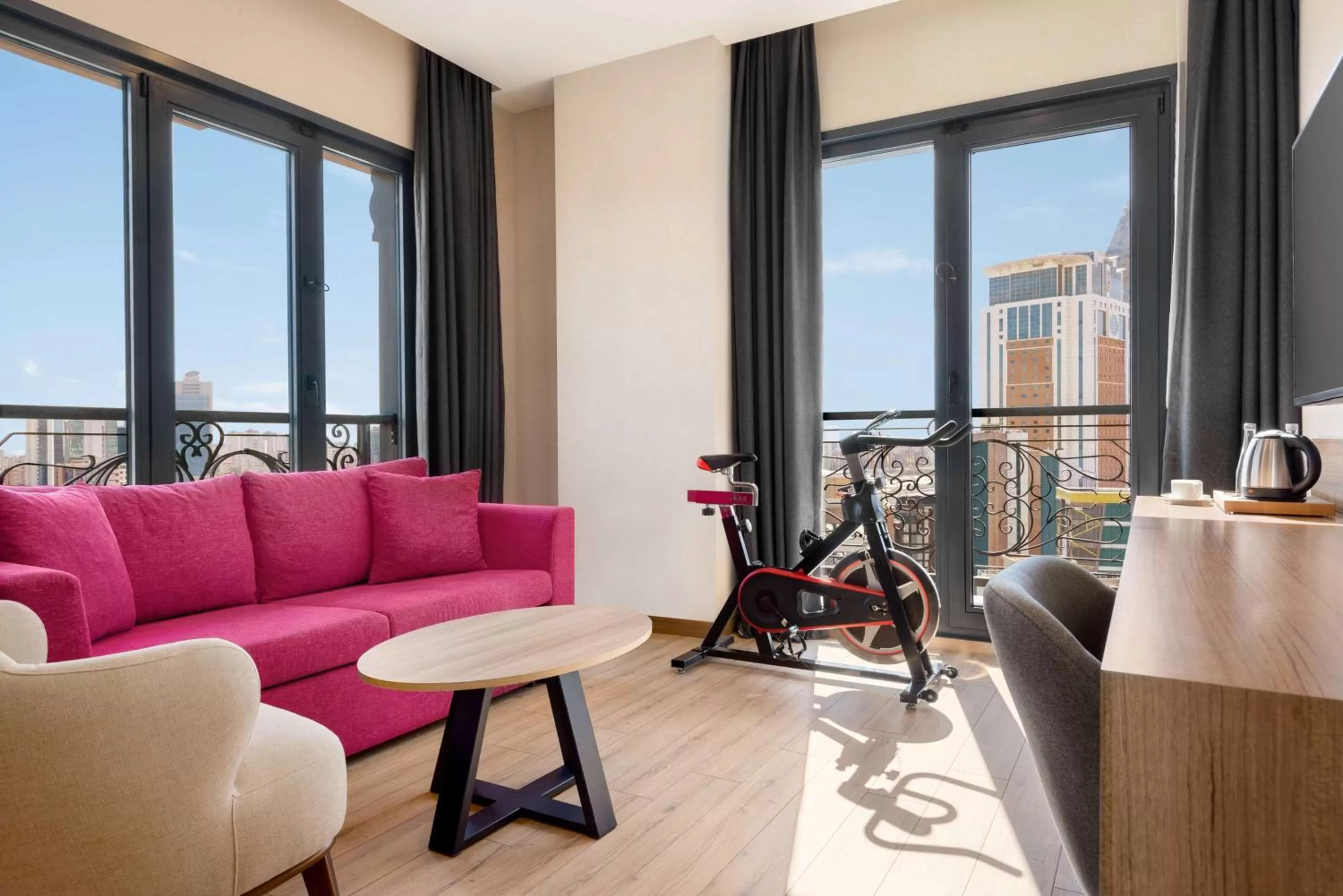 Photo of the whole room in Tryp by Wyndham Istanbul Atasehir
