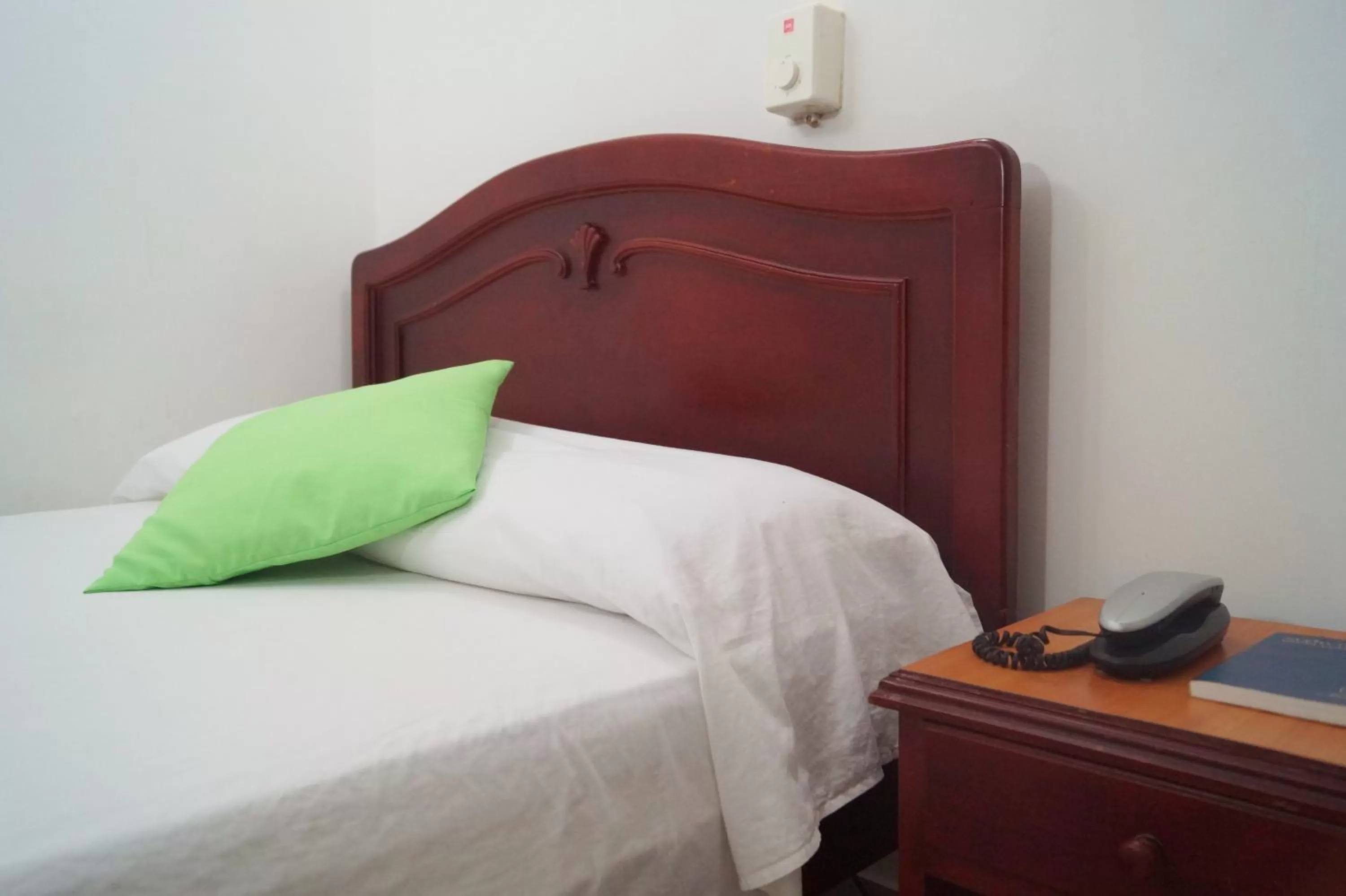 Other, Bed in Hotel Comercial