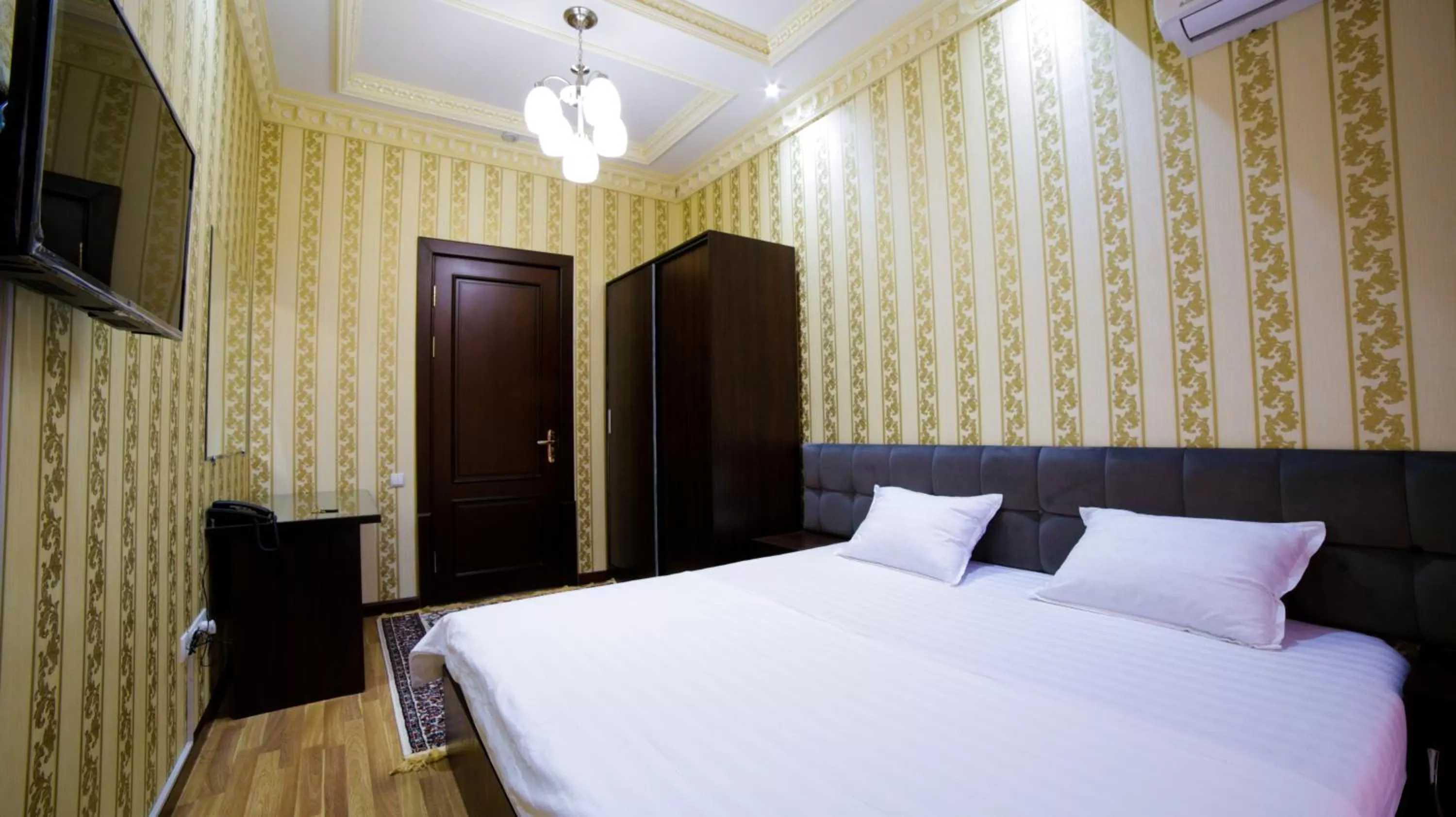 Bed in Alliance Hotel Tashkent