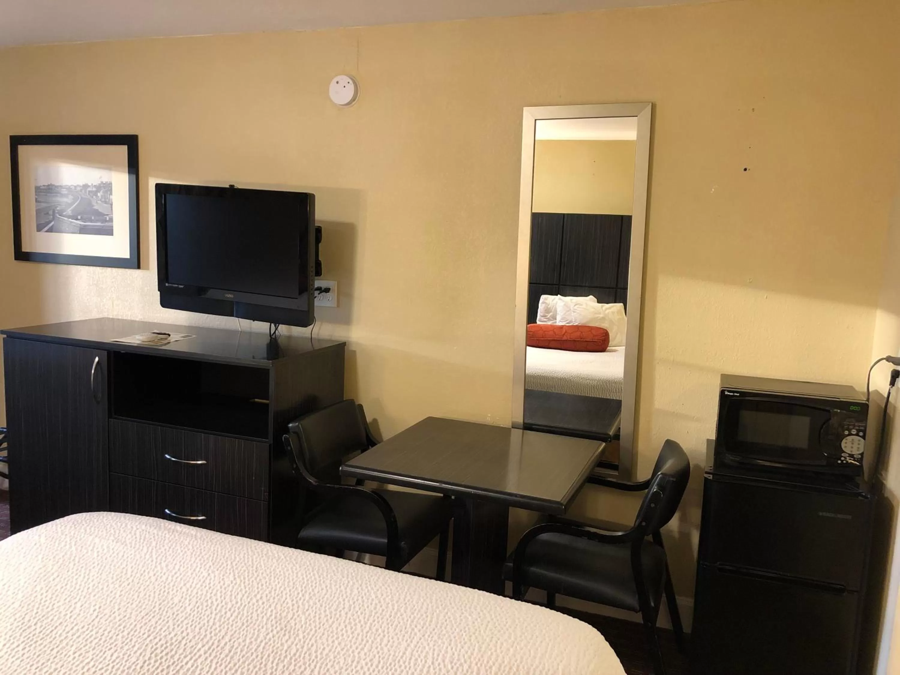 Bed in San Marco Inn East - Jacksonville