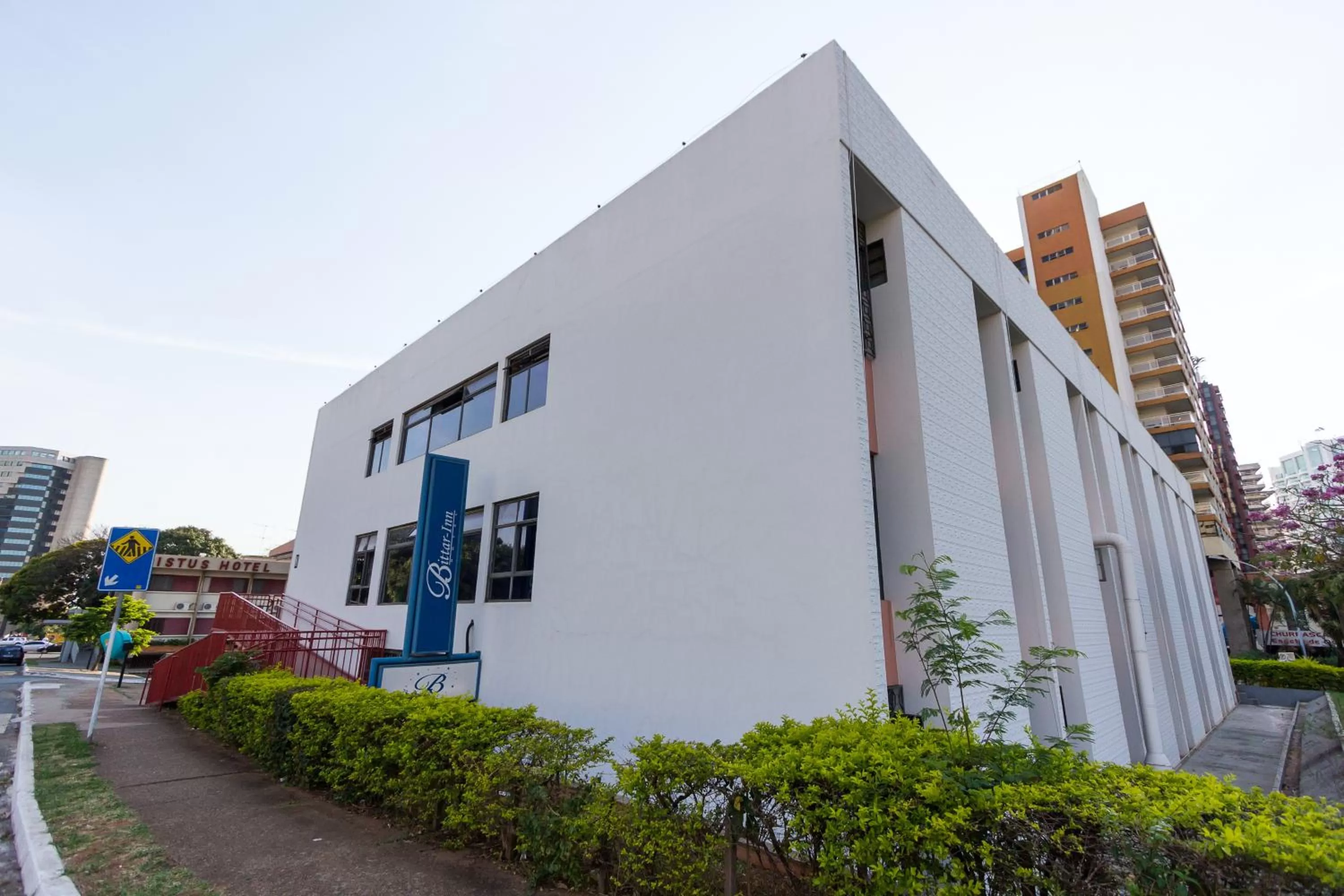 Property building in Bittar Inn