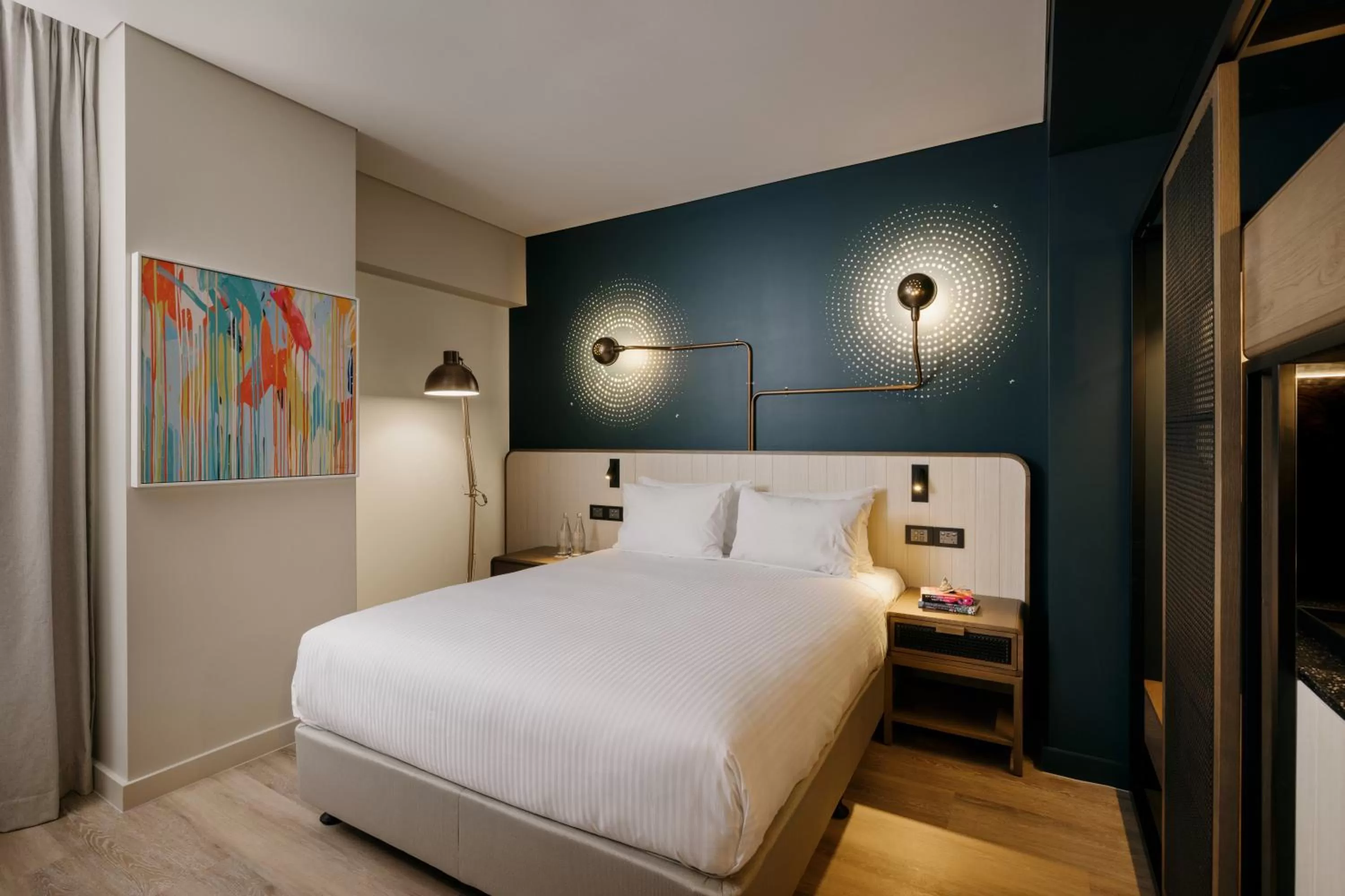 Standard Queen Room in Hotel Indigo Brisbane City Centre by IHG