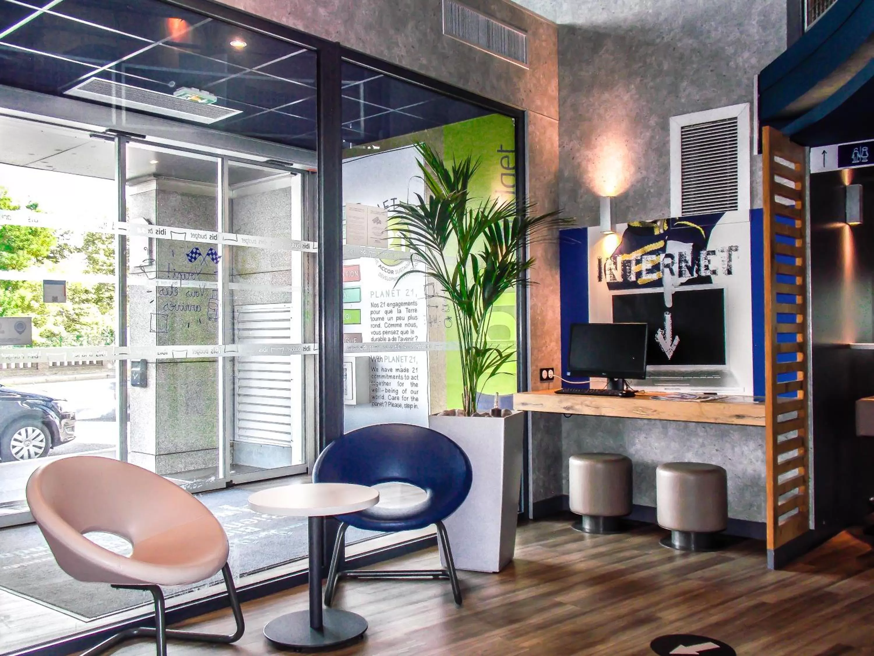 Lobby or reception in ibis budget Porte D'Orleans