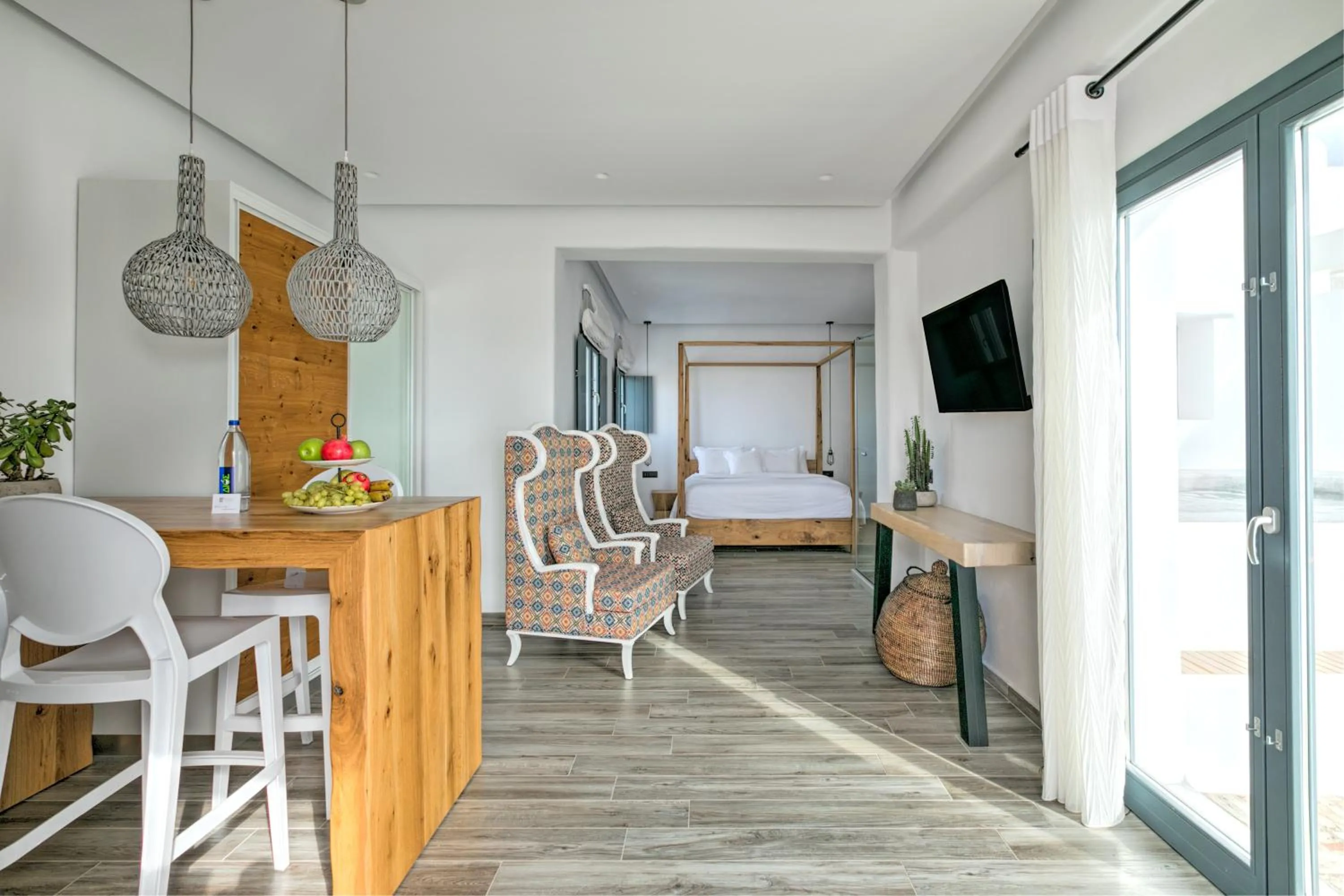 Coffee/tea facilities in Portes Suites & Villas Mykonos