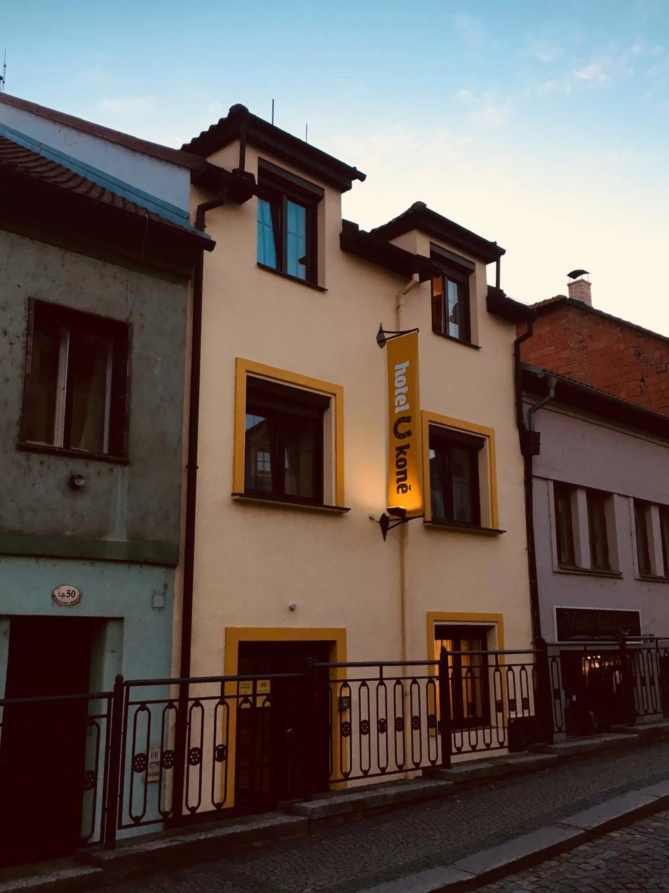 Property building in Hotel U koně