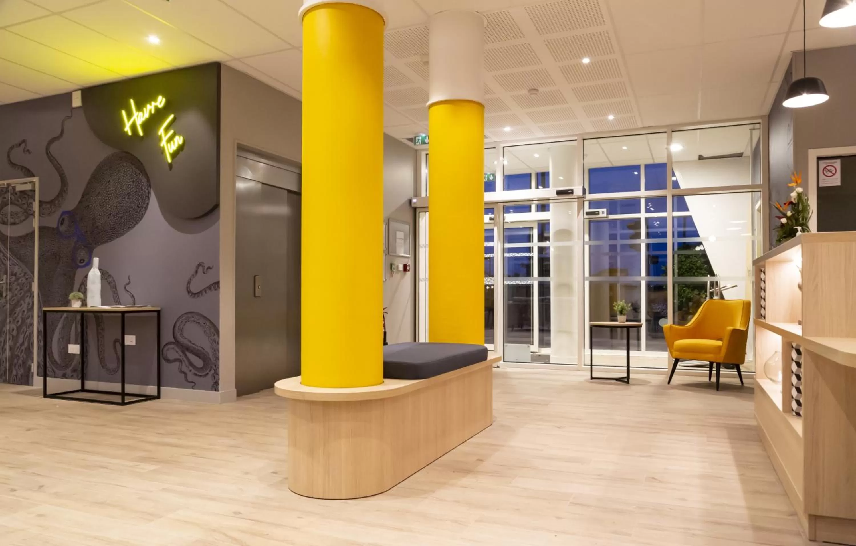 Lobby or reception in Appart Hotel Odalys City Le Havre Centre Les Docks