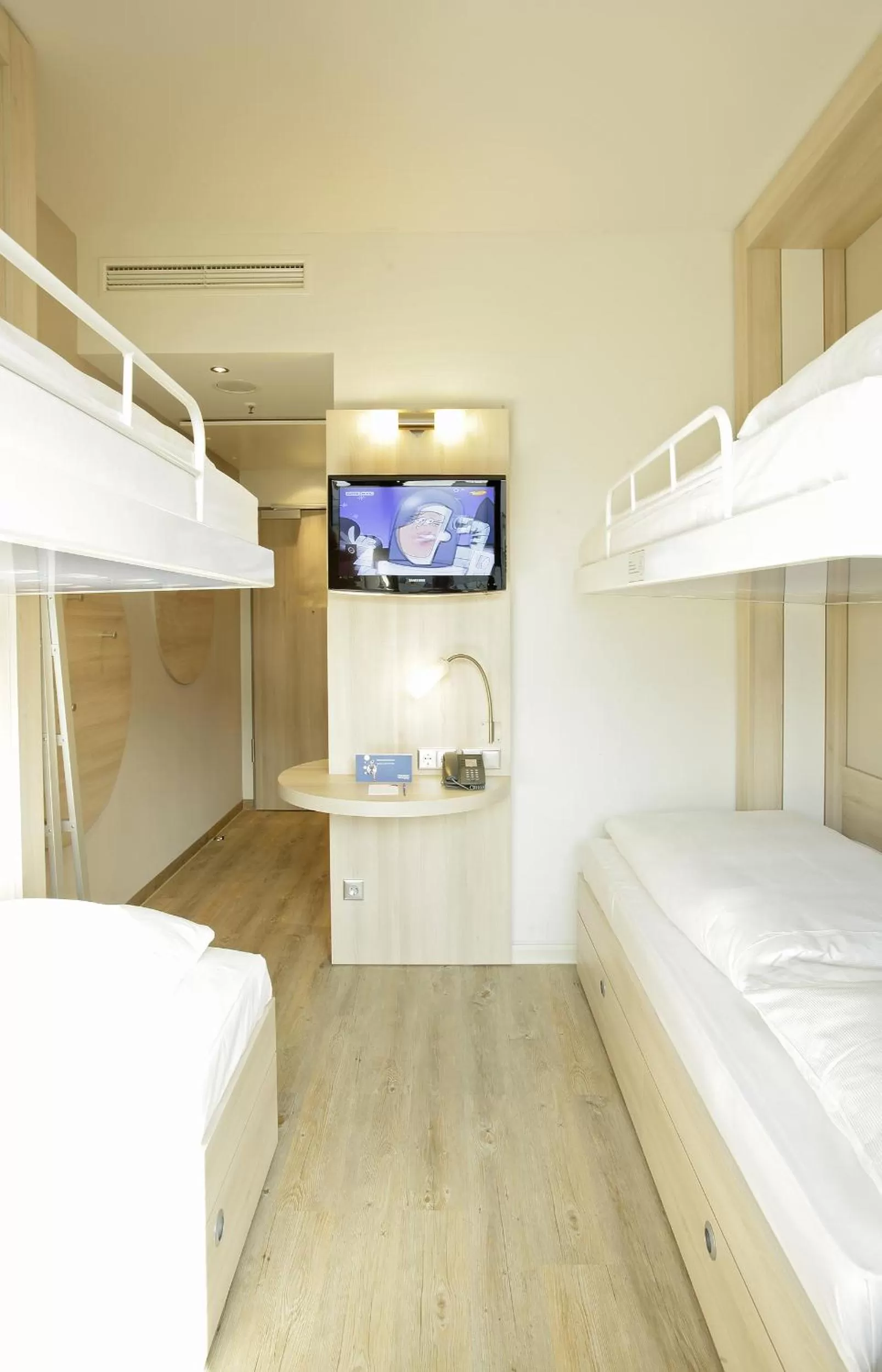 Decorative detail, Bed in H2 Hotel Berlin-Alexanderplatz