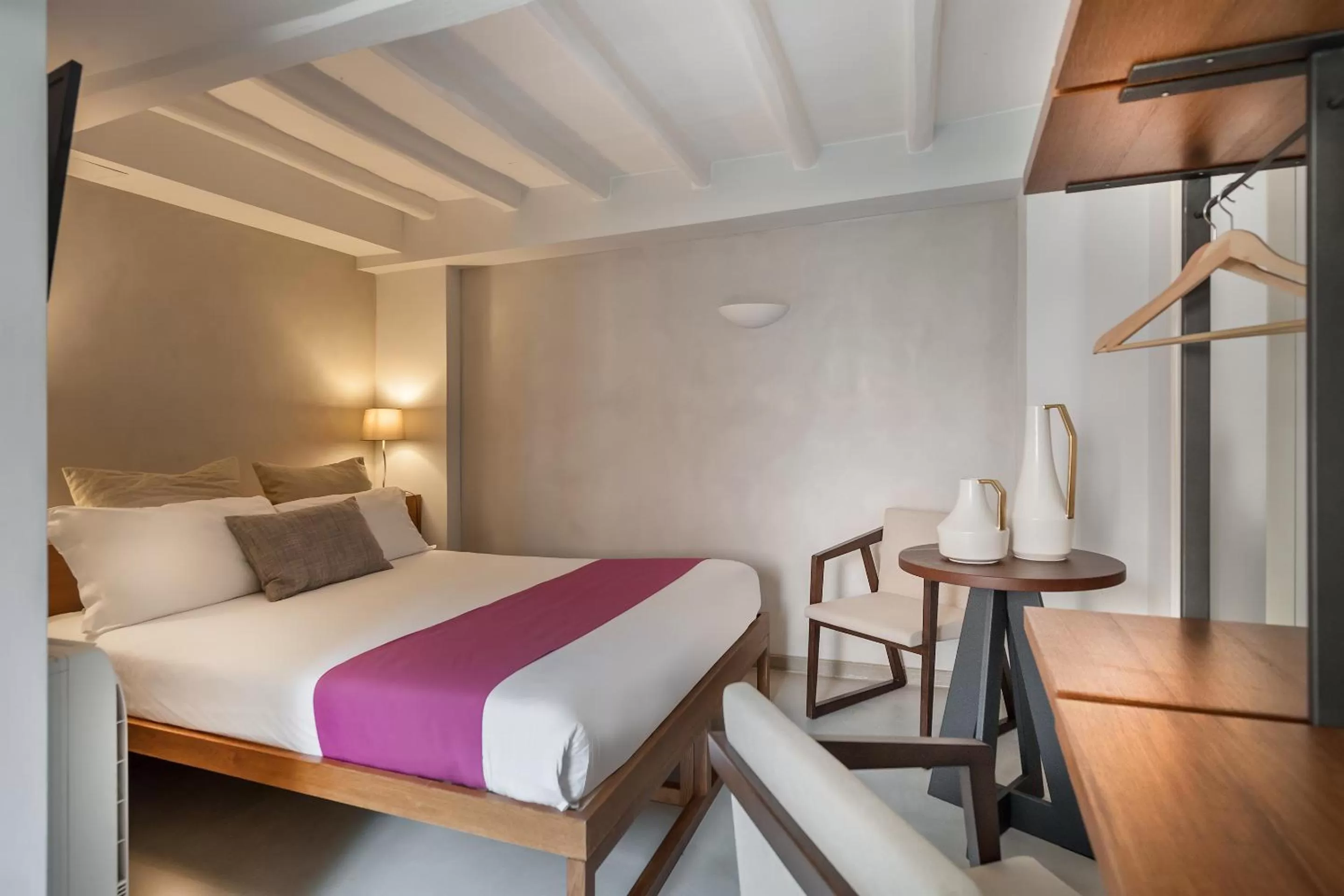 Photo of the whole room, Bed in The Spanish Suite Piazza di Spagna