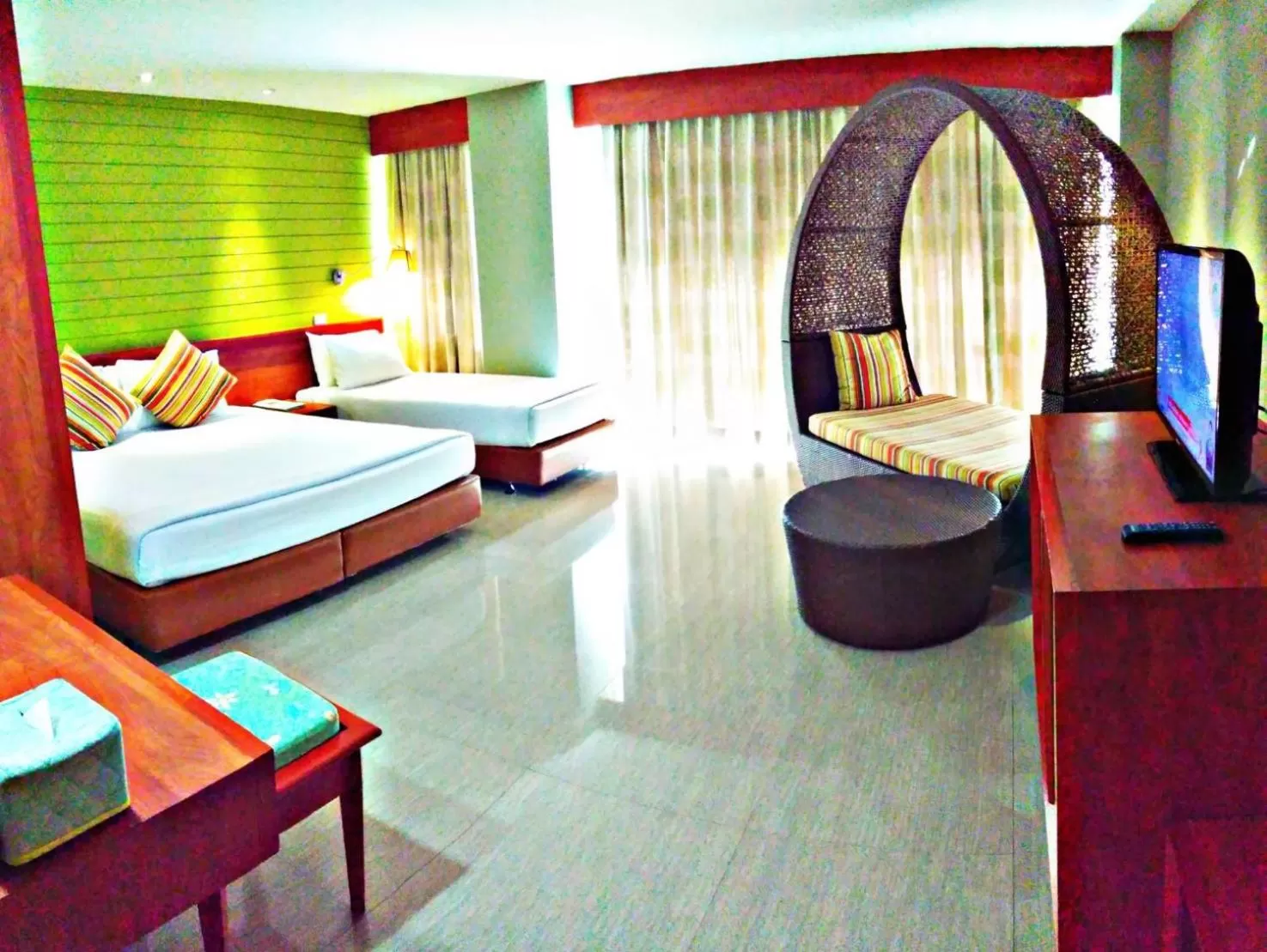 Bedroom, Bed in Long Beach Cha-Am Hotel