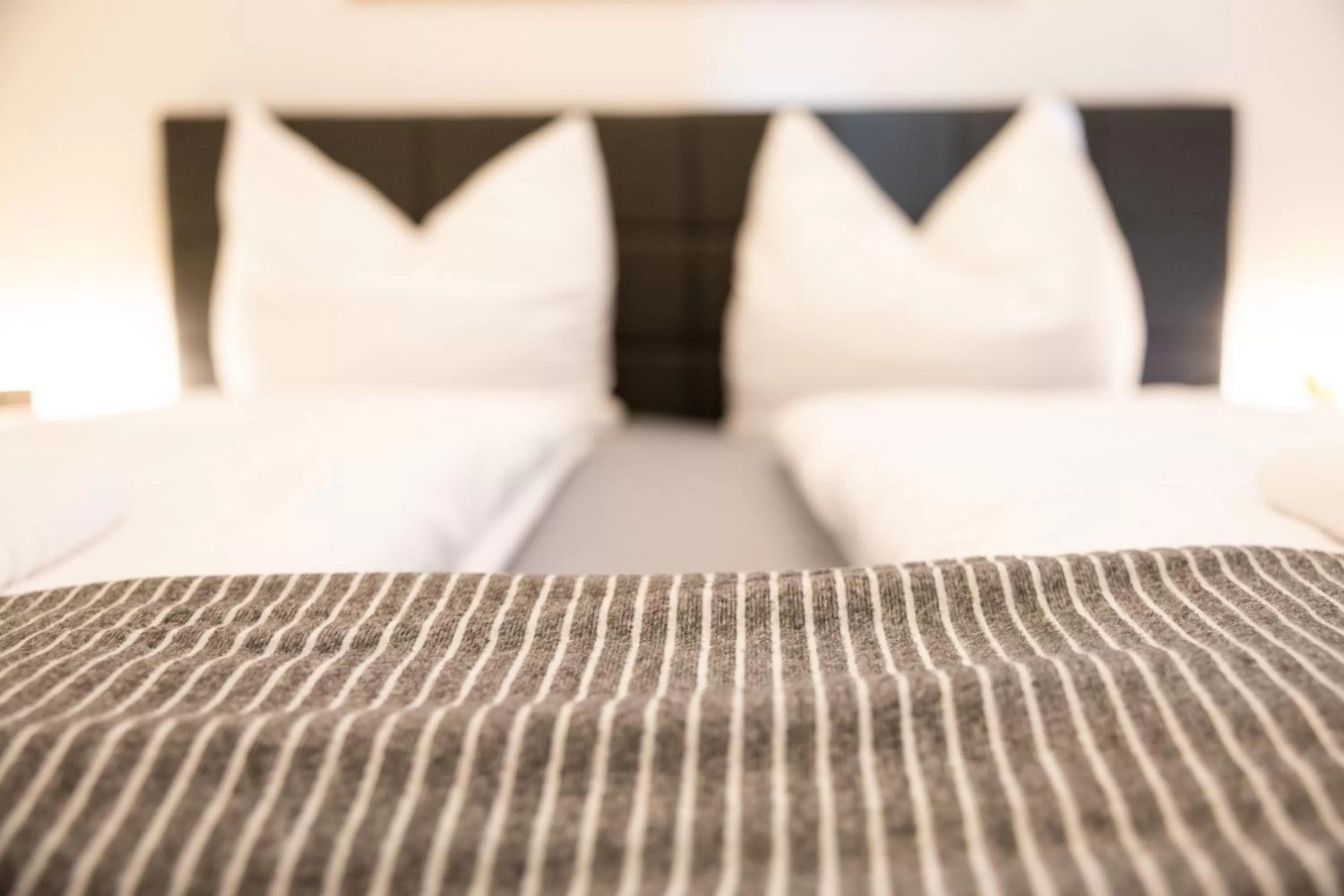 Bed in Apartments an der Oper - Innenstadt - Zentral - Küche - Wifi - Powered by Ko-Living