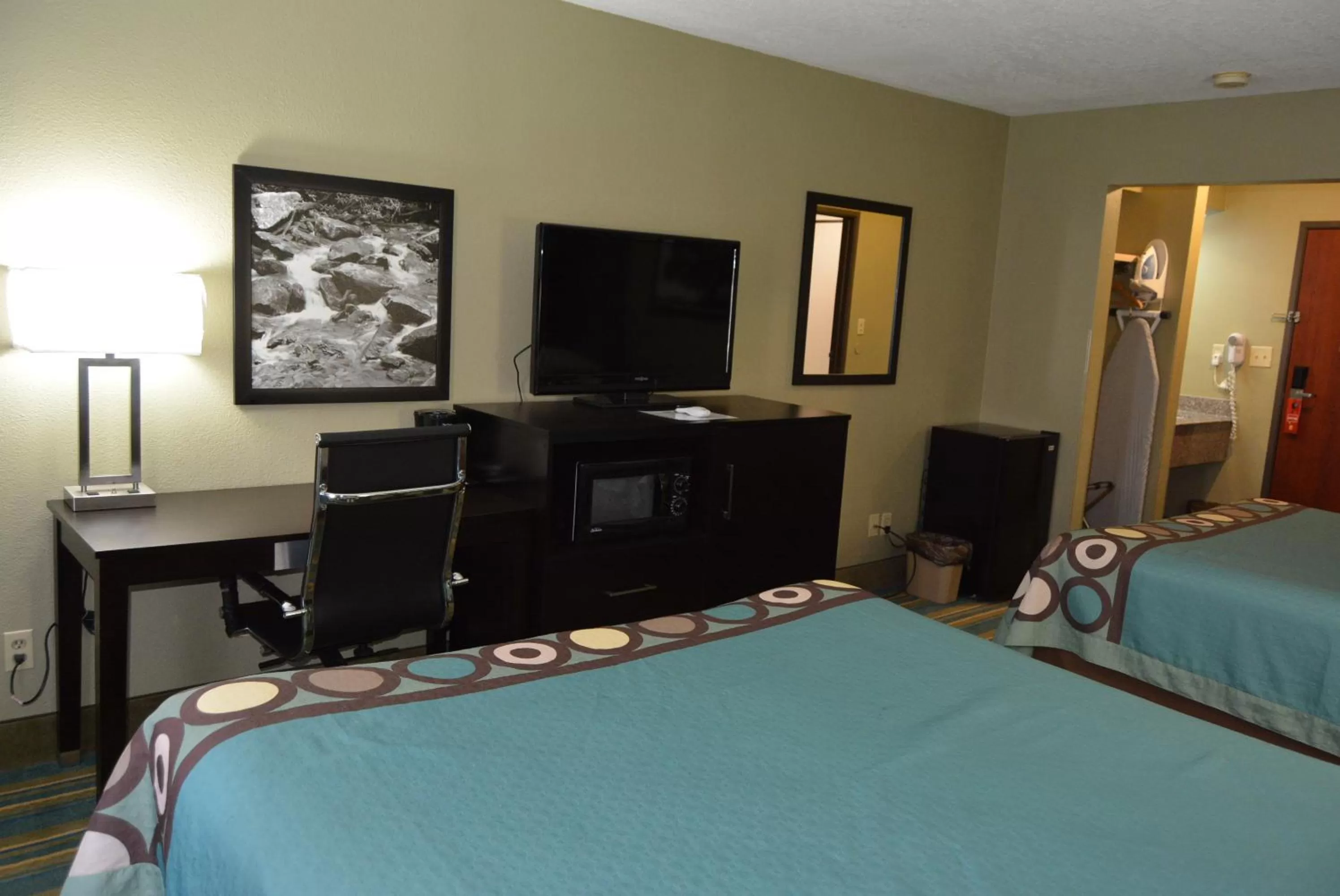 Super 8 by Wyndham Sulphur