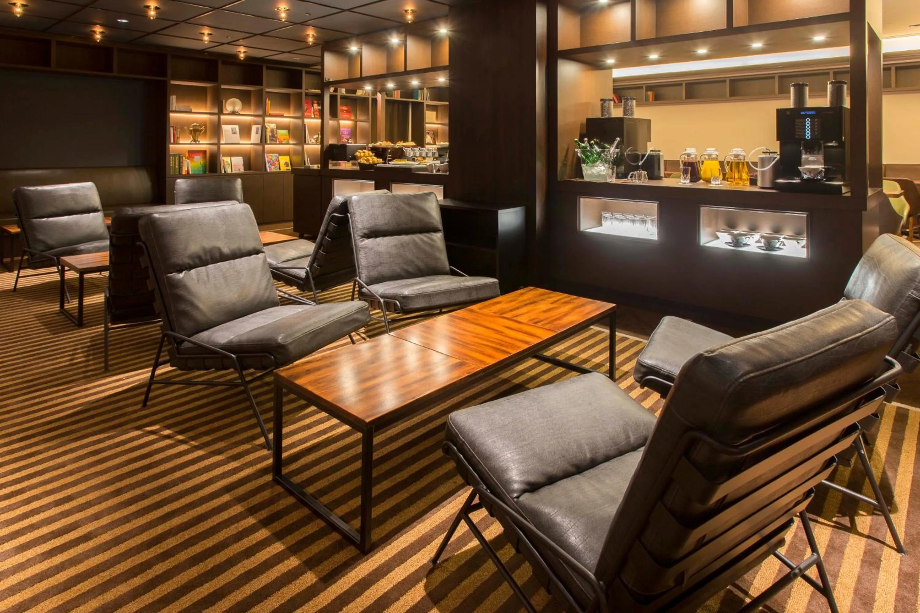 Communal lounge/ TV room in Royal Park Hotel Takamatsu