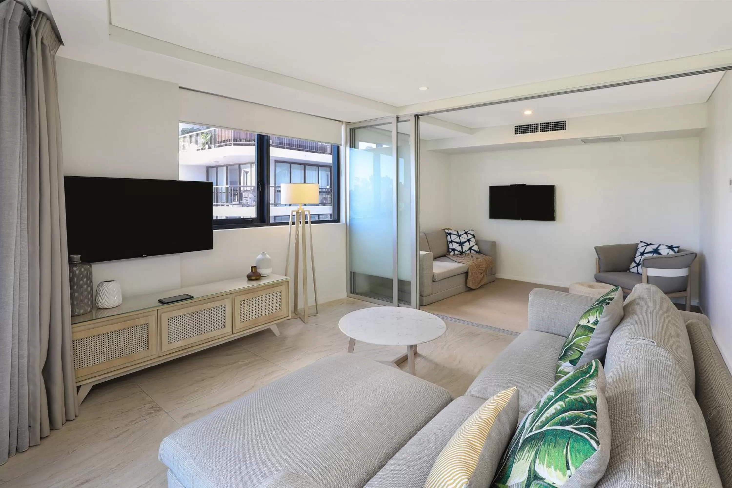 TV and multimedia in Breeze Mooloolaba, Ascend Hotel Collection