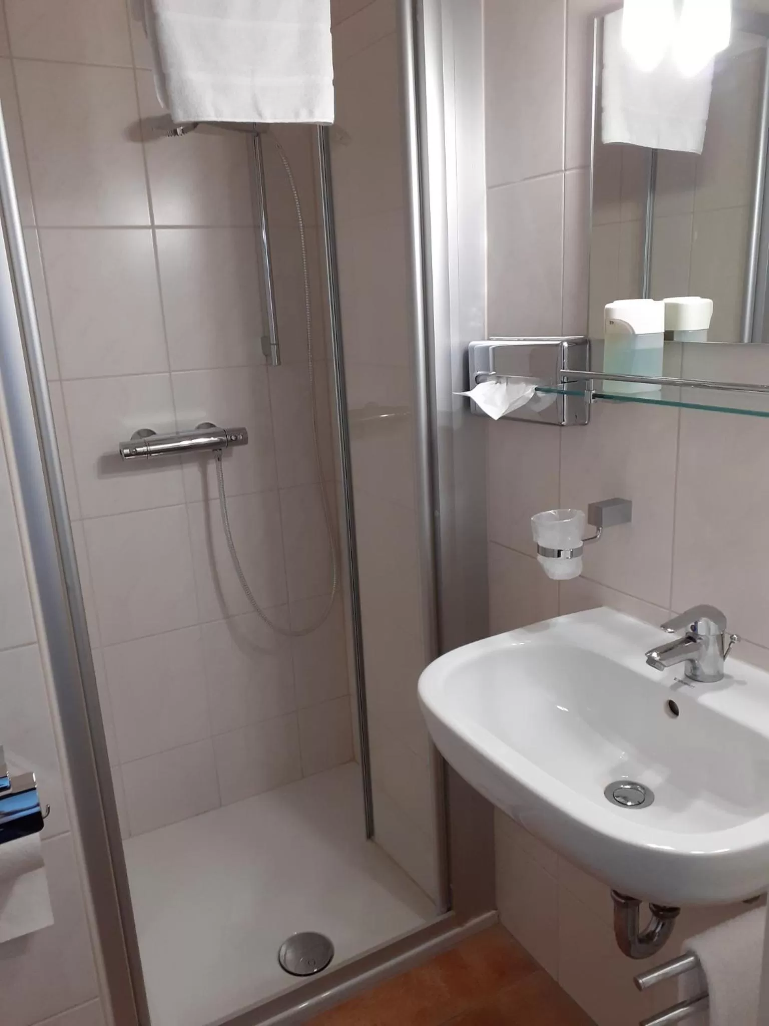 Bathroom in Hotel Promenade