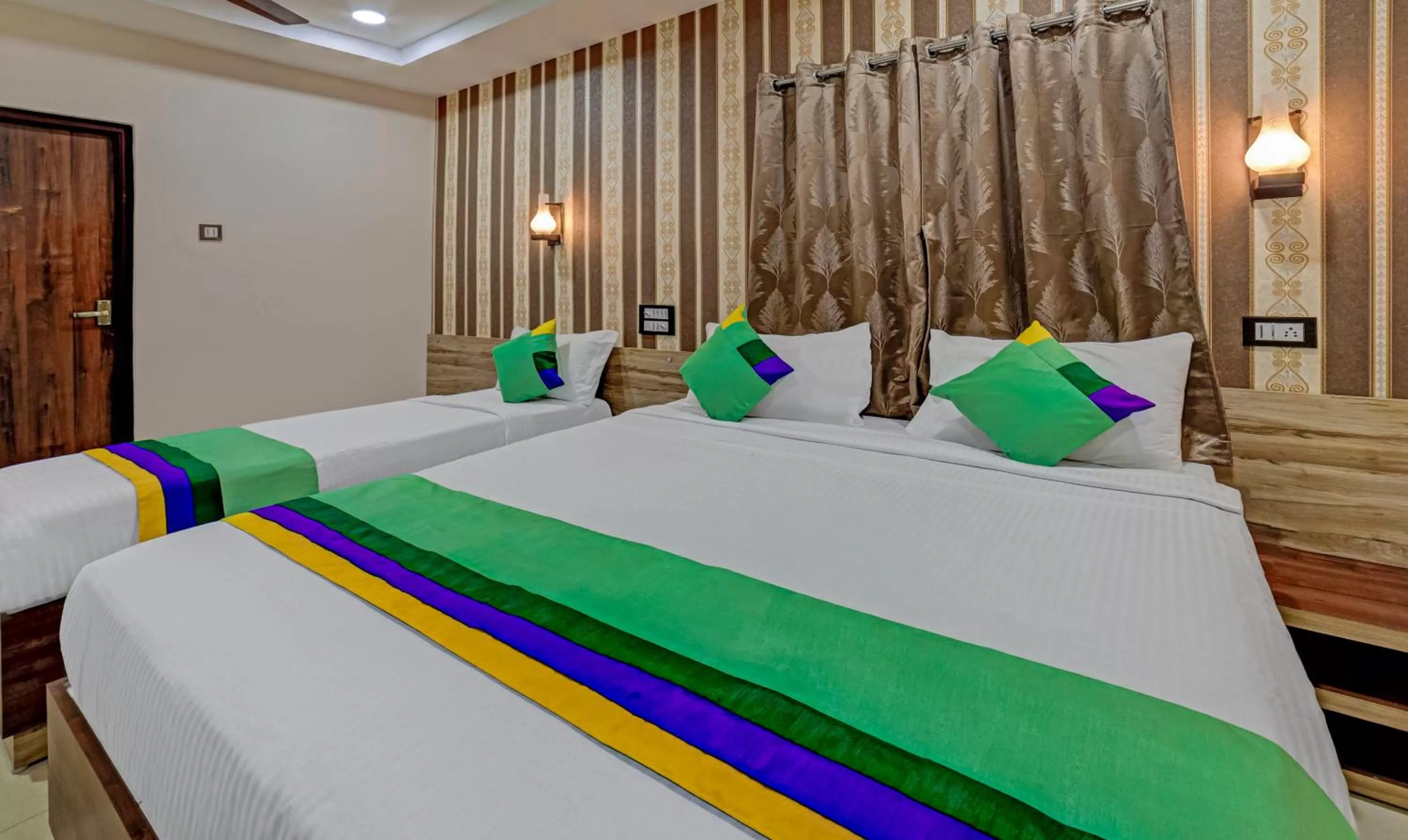 Bedroom, Bed in Treebo Seven Inn