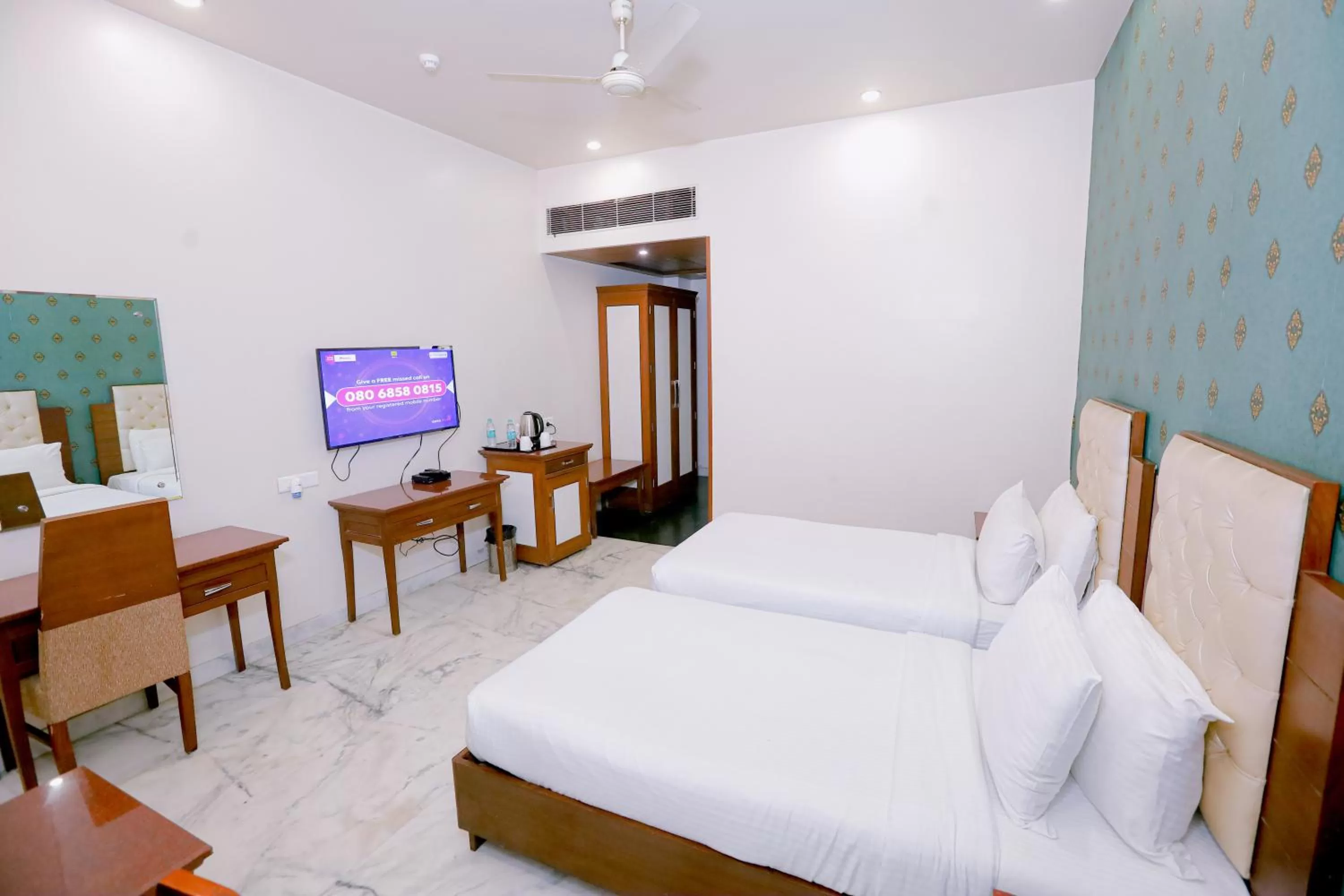 Bedroom, Bed in Hotel Leela Grande