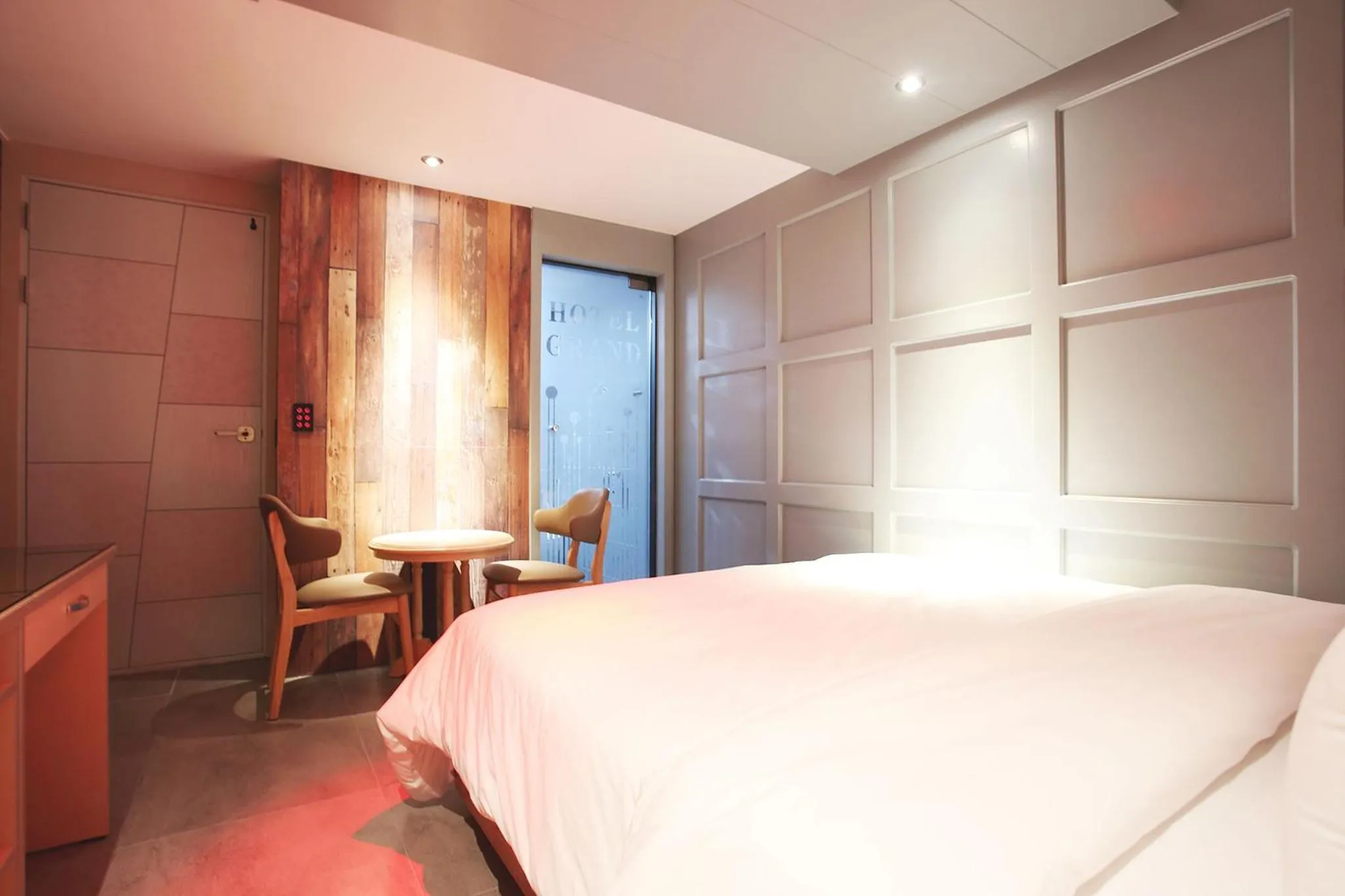 Photo of the whole room in Goodstay Grand Motel Chuncheon