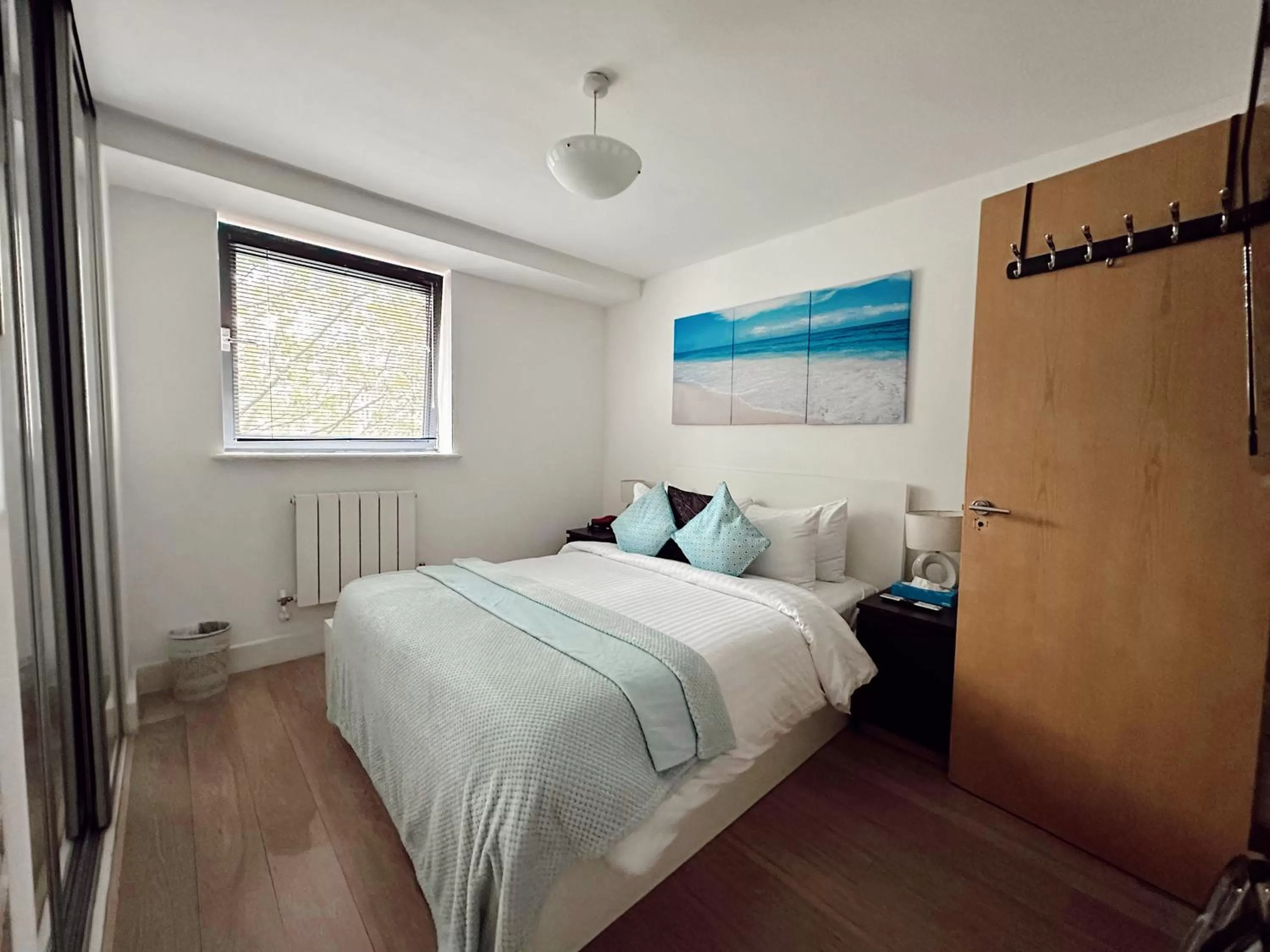 Bed in Canary Wharf - Luxury Apartments