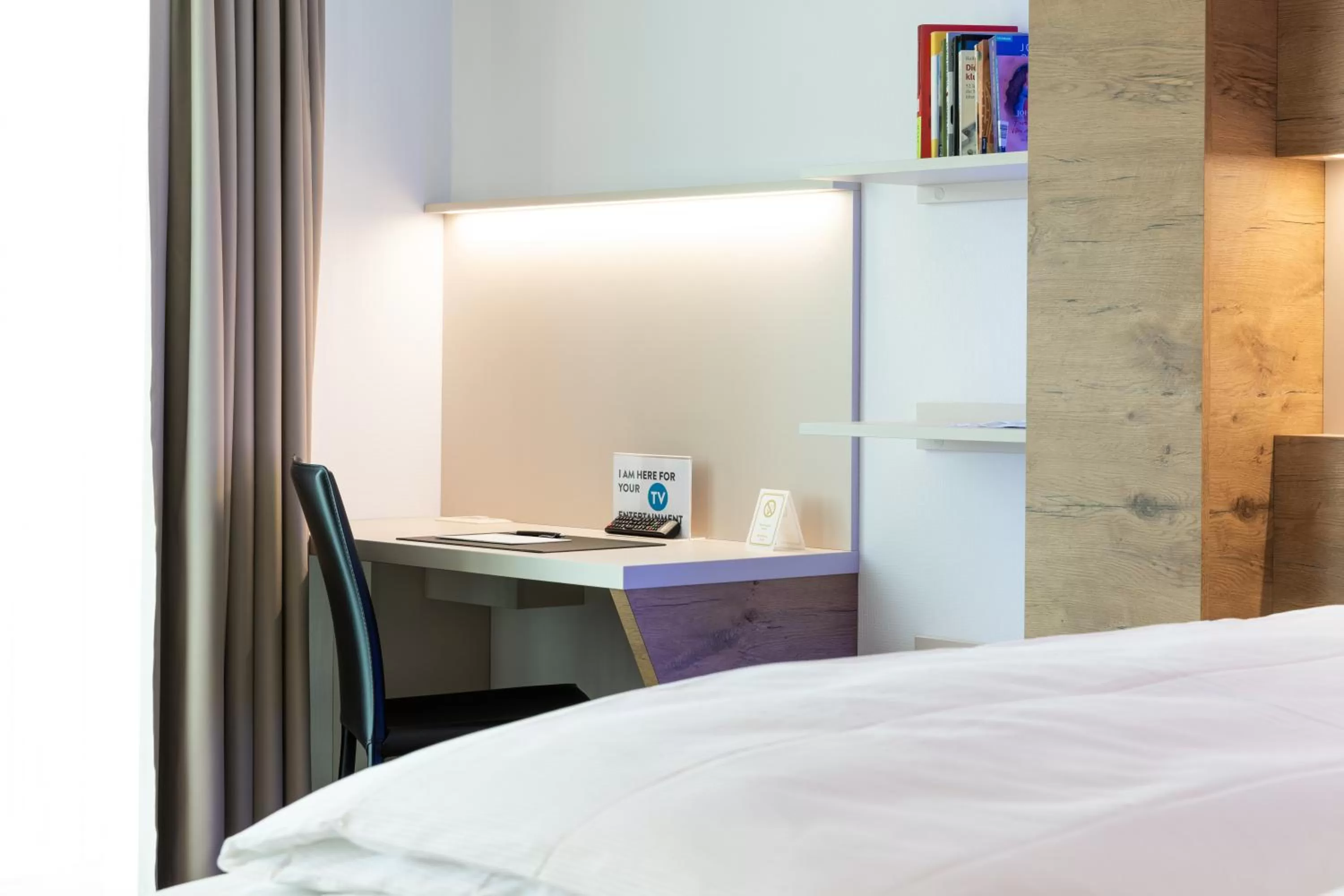 Decorative detail, Bed in TRIP INN JET HOTEL Zürich Airport