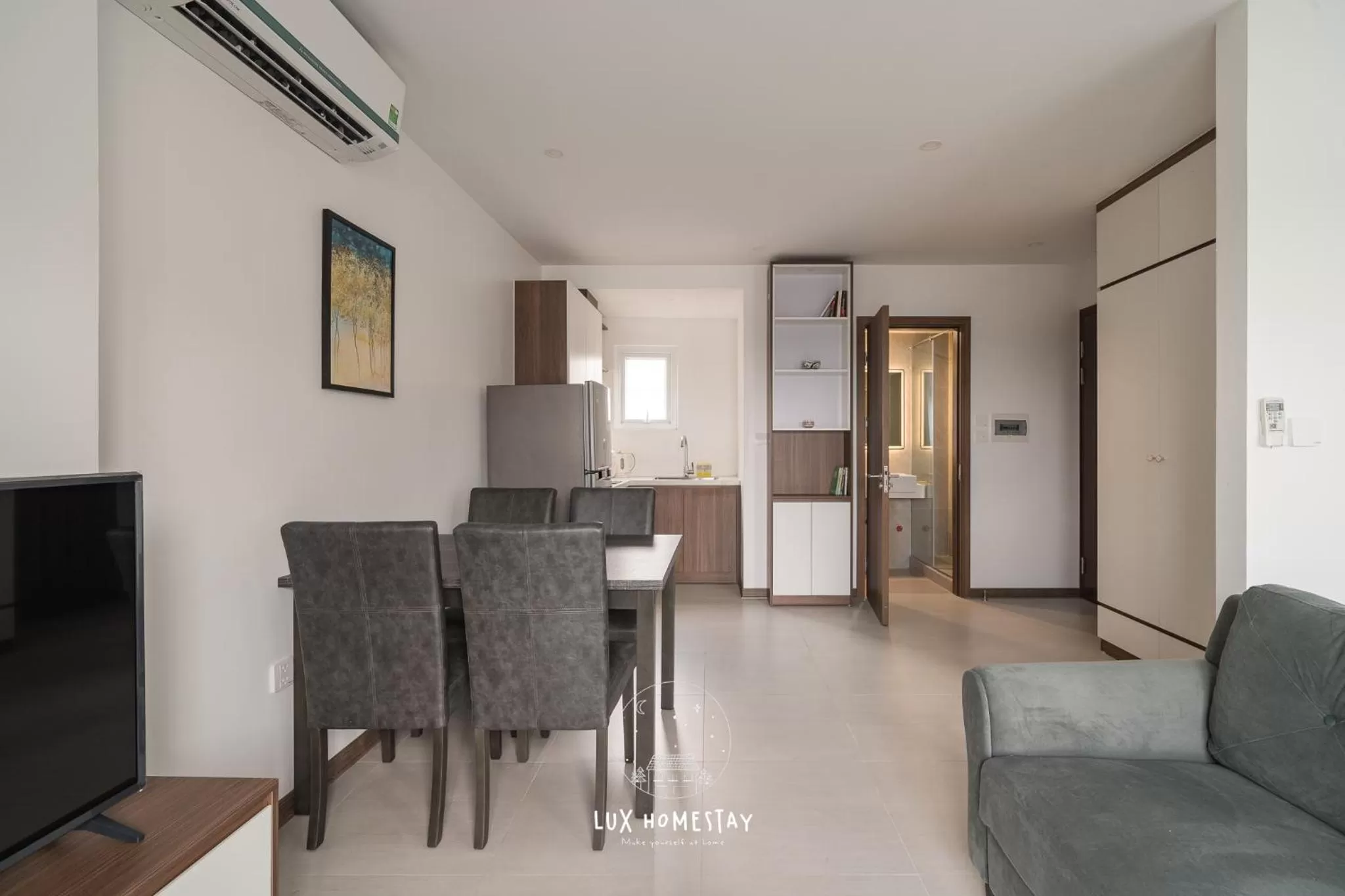 Living room in Lux Westlake Studio